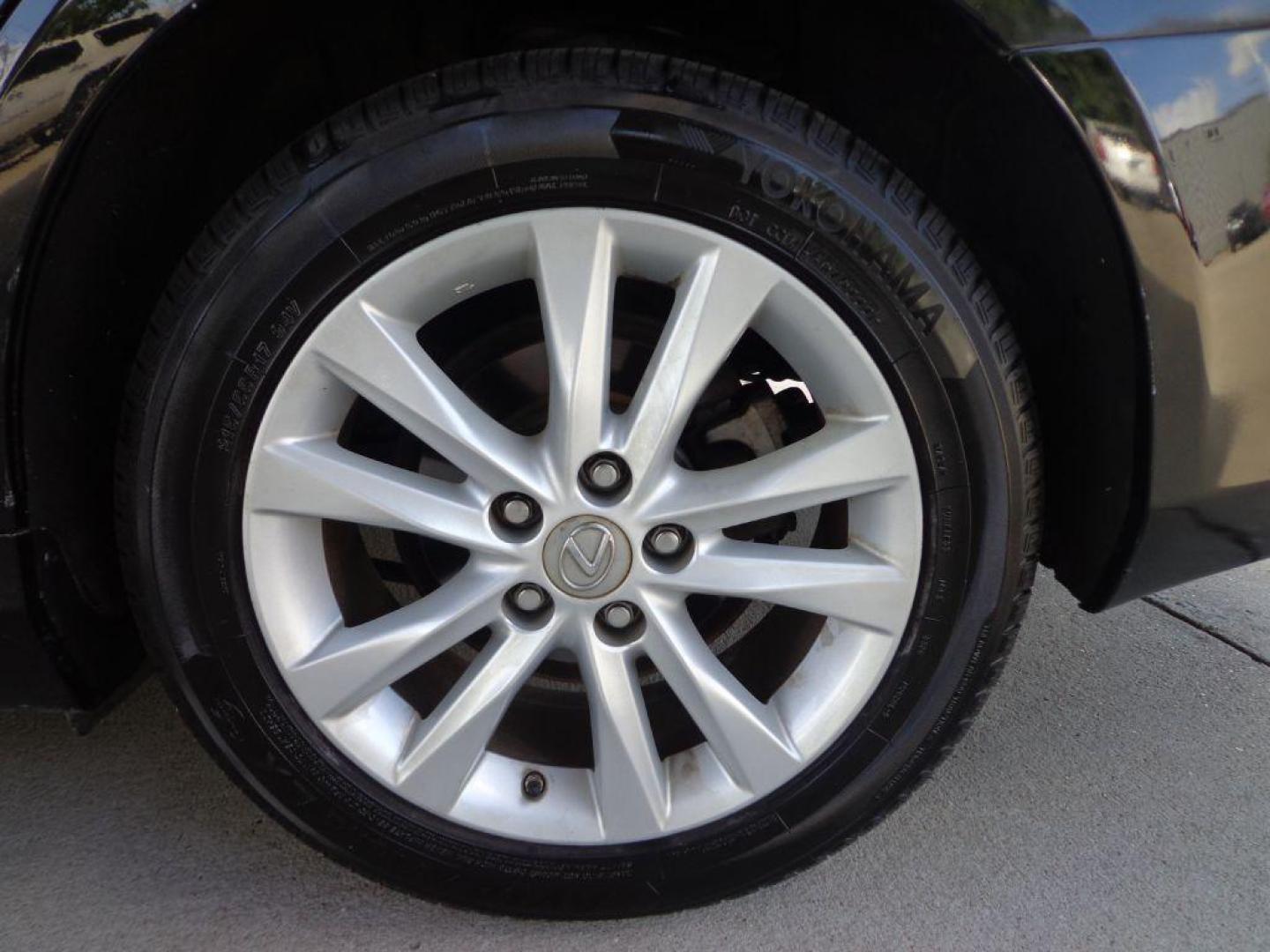 2010 BLACK LEXUS ES 350 (JTHBK1EGXA2) with an 3.5L engine, Automatic transmission, located at 6610 L St., Omaha, NE, 68117, (402) 731-7800, 41.212872, -96.014702 - 2-OWNER CLEAN CARFAX LOW MILEAGE! *****We have found that most customers do the majority of their shopping online before visiting a dealership. For this reason we feel it necessary to have a competitive price on our used vehicles right up front. We spend time researching the region to ensure ou - Photo#10
