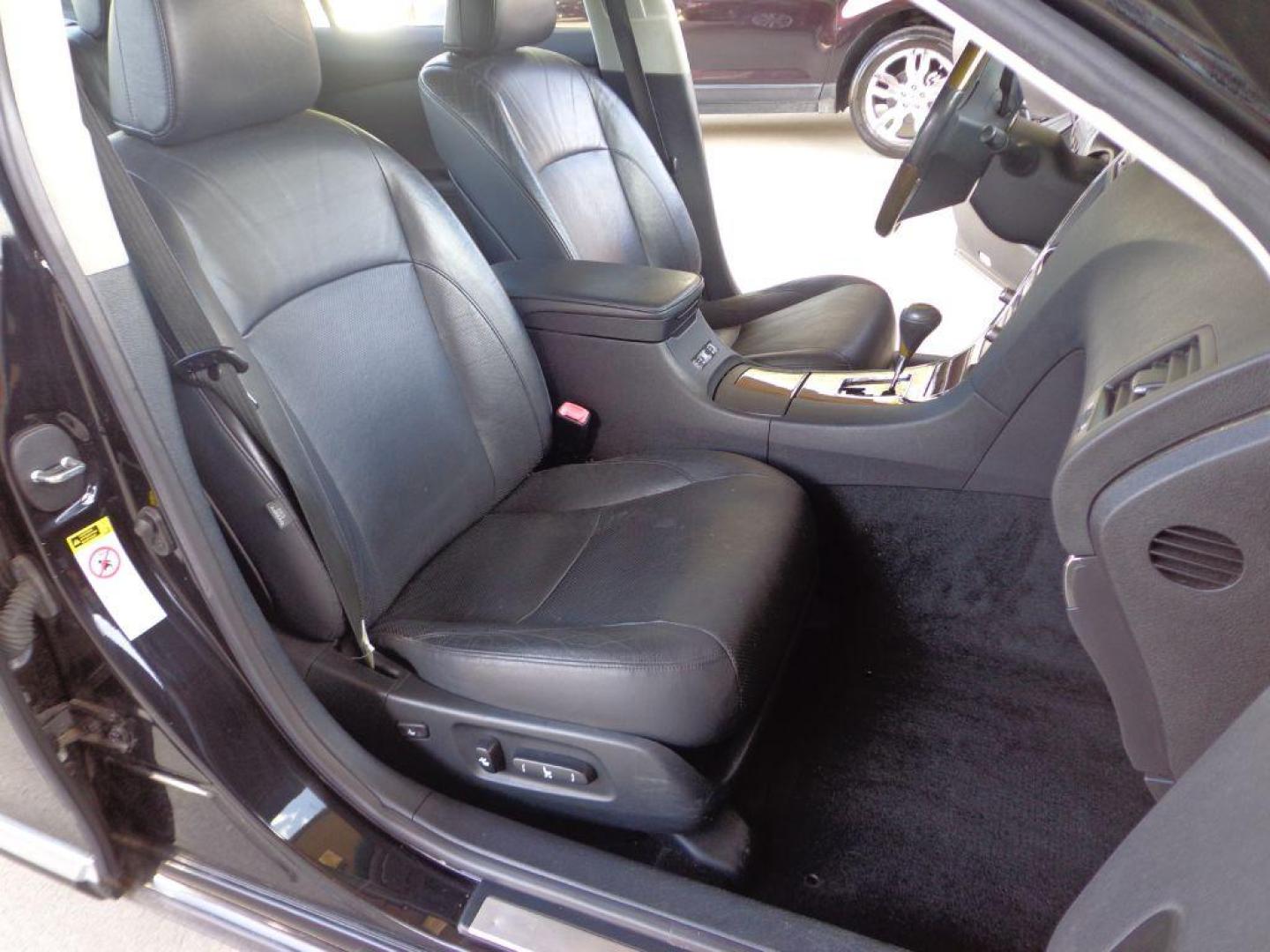 2010 BLACK LEXUS ES 350 (JTHBK1EGXA2) with an 3.5L engine, Automatic transmission, located at 6610 L St., Omaha, NE, 68117, (402) 731-7800, 41.212872, -96.014702 - 2-OWNER CLEAN CARFAX LOW MILEAGE! *****We have found that most customers do the majority of their shopping online before visiting a dealership. For this reason we feel it necessary to have a competitive price on our used vehicles right up front. We spend time researching the region to ensure ou - Photo#16