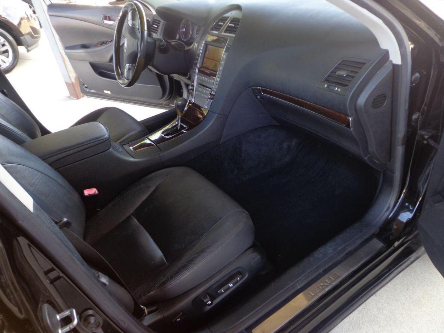 2010 BLACK LEXUS ES 350 (JTHBK1EGXA2) with an 3.5L engine, Automatic transmission, located at 6610 L St., Omaha, NE, 68117, (402) 731-7800, 41.212872, -96.014702 - 2-OWNER CLEAN CARFAX LOW MILEAGE! *****We have found that most customers do the majority of their shopping online before visiting a dealership. For this reason we feel it necessary to have a competitive price on our used vehicles right up front. We spend time researching the region to ensure ou - Photo#17