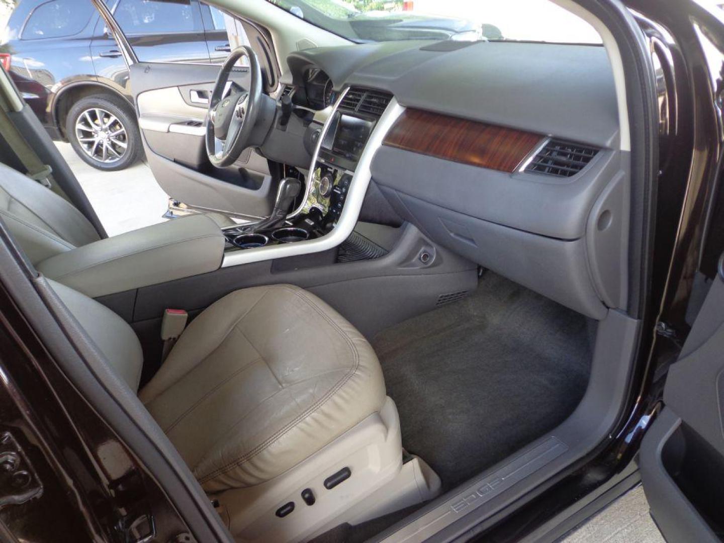 2013 BLACK FORD EDGE LIMITED (2FMDK4KC2DB) with an 3.5L engine, Automatic transmission, located at 6610 L St., Omaha, NE, 68117, (402) 731-7800, 41.212872, -96.014702 - SHARP LIMITED WITH LOW MILEAGE, CLEAN CARFAX, NAV, BACKUP CAM, PANORAMIC ROOF, BLIND SPOT ASSIST, ADAPTIVE CRUISE AND NEWER TIRES! *****We have found that most customers do the majority of their shopping online before visiting a dealership. For this reason we feel it necessary to have a compe - Photo#14