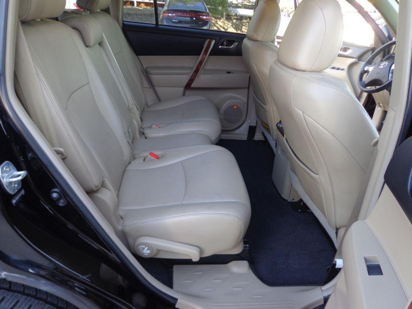 2012 BLACK TOYOTA HIGHLANDER LIMITED (5TDDK3EH3CS) with an 3.5L engine, Automatic transmission, located at 6610 L St., Omaha, NE, 68117, (402) 731-7800, 41.212872, -96.014702 - 1-OWNER, CLEAN CARFAX, LOW MILEAGE, LOADED WITH HEATED LEATHER, SUNROOF, BACKUP CAM AND NEWER TIRES! *****We have found that most customers do the majority of their shopping online before visiting a dealership. For this reason we feel it necessary to have a competitive price on our used vehic - Photo#14
