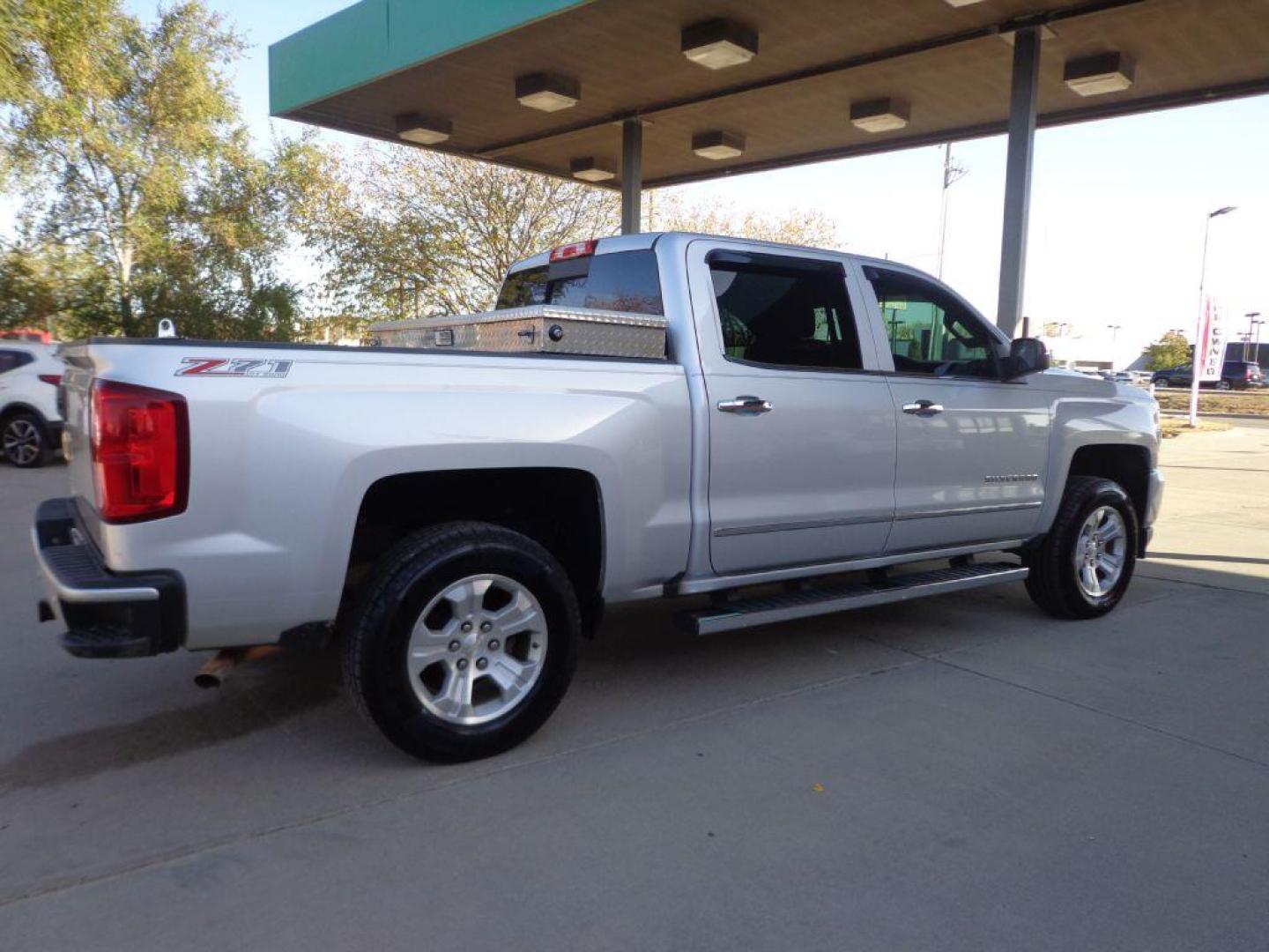 2016 SILVER CHEVROLET SILVERADO 1500 LTZ (3GCUKSECXGG) with an 5.3L engine, Automatic transmission, located at 6610 L St., Omaha, NE, 68117, (402) 731-7800, 41.212872, -96.014702 - 2-OWNER, CLEAN CARFAX, LOW MILEAGE LTZ WITH NEWER TIRES! *****We have found that most customers do the majority of their shopping online before visiting a dealership. For this reason we feel it necessary to have a competitive price on our used vehicles right up front. We spend time researchin - Photo#3
