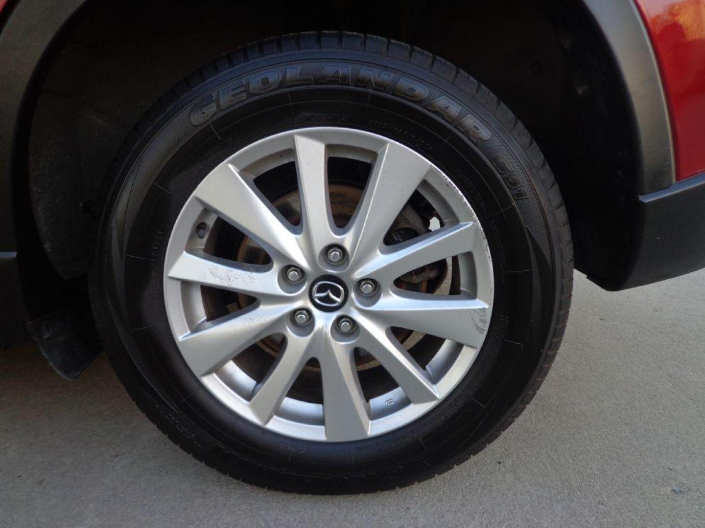 2016 RED MAZDA CX-5 TOURING (JM3KE4CY2G0) with an 2.5L engine, Automatic transmission, located at 6610 L St., Omaha, NE, 68117, (402) 731-7800, 41.212872, -96.014702 - Photo#10