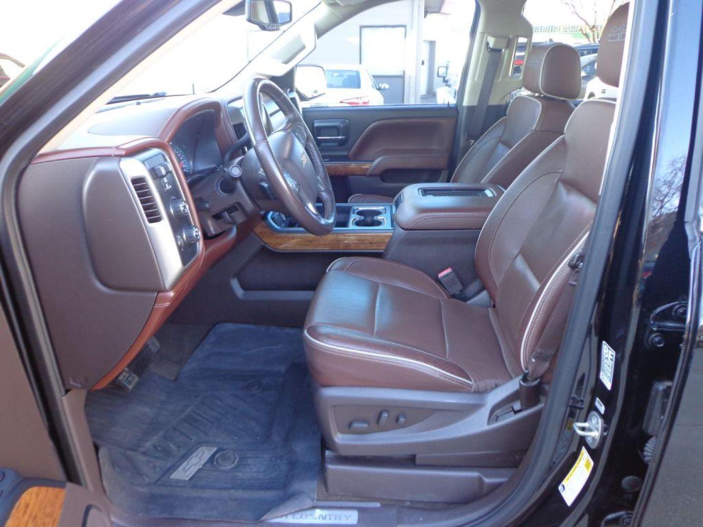 2016 BLACK CHEVROLET SILVERADO 1500 HIGH COUNTRY (3GCUKTEC6GG) with an 5.3L engine, Automatic transmission, located at 6610 L St., Omaha, NE, 68117, (402) 731-7800, 41.212872, -96.014702 - 2-OWNER, CLEAN CARFAX, LOW MILEAGE, LOADED WITH A SUNROOF, NAV, DRIVERS ASSIST AND NEWER TIRES! *****We have found that most customers do the majority of their shopping online before visiting a dealership. For this reason we feel it necessary to have a competitive price on our used vehicles rig - Photo#12