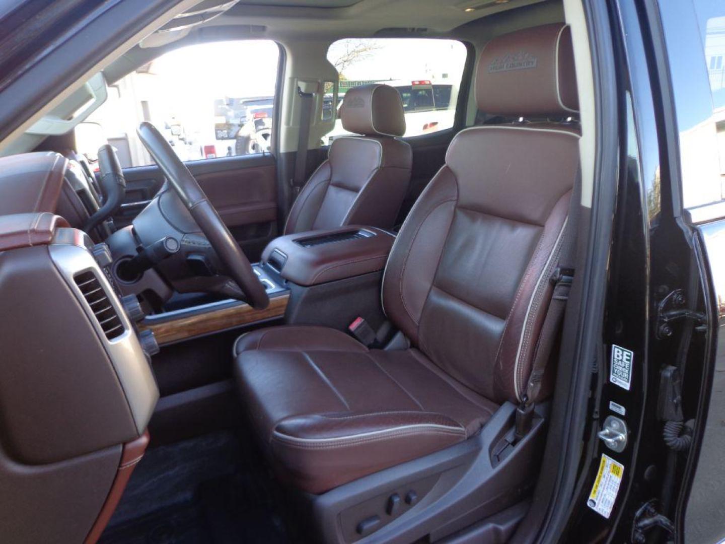2016 BLACK CHEVROLET SILVERADO 1500 HIGH COUNTRY (3GCUKTEC6GG) with an 5.3L engine, Automatic transmission, located at 6610 L St., Omaha, NE, 68117, (402) 731-7800, 41.212872, -96.014702 - 2-OWNER, CLEAN CARFAX, LOW MILEAGE, LOADED WITH A SUNROOF, NAV, DRIVERS ASSIST AND NEWER TIRES! *****We have found that most customers do the majority of their shopping online before visiting a dealership. For this reason we feel it necessary to have a competitive price on our used vehicles rig - Photo#13