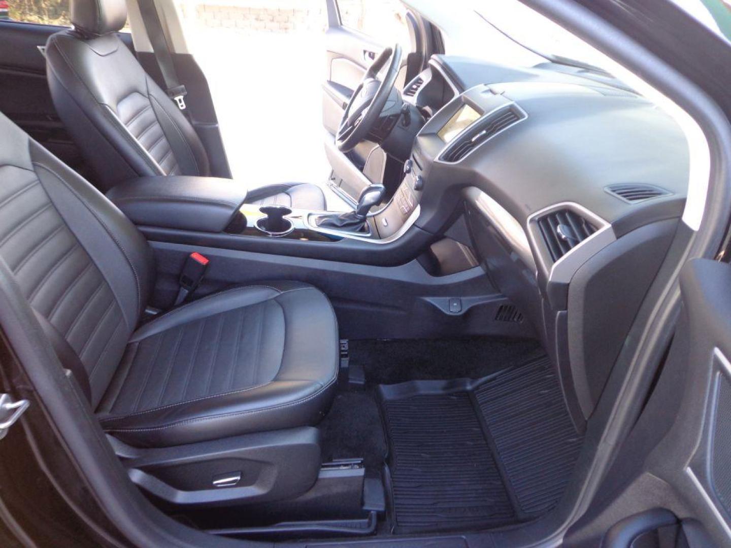 2018 BLACK FORD EDGE SEL (2FMPK4J9XJB) with an 2.0L engine, Automatic transmission, located at 6610 L St., Omaha, NE, 68117, (402) 731-7800, 41.212872, -96.014702 - Photo#15