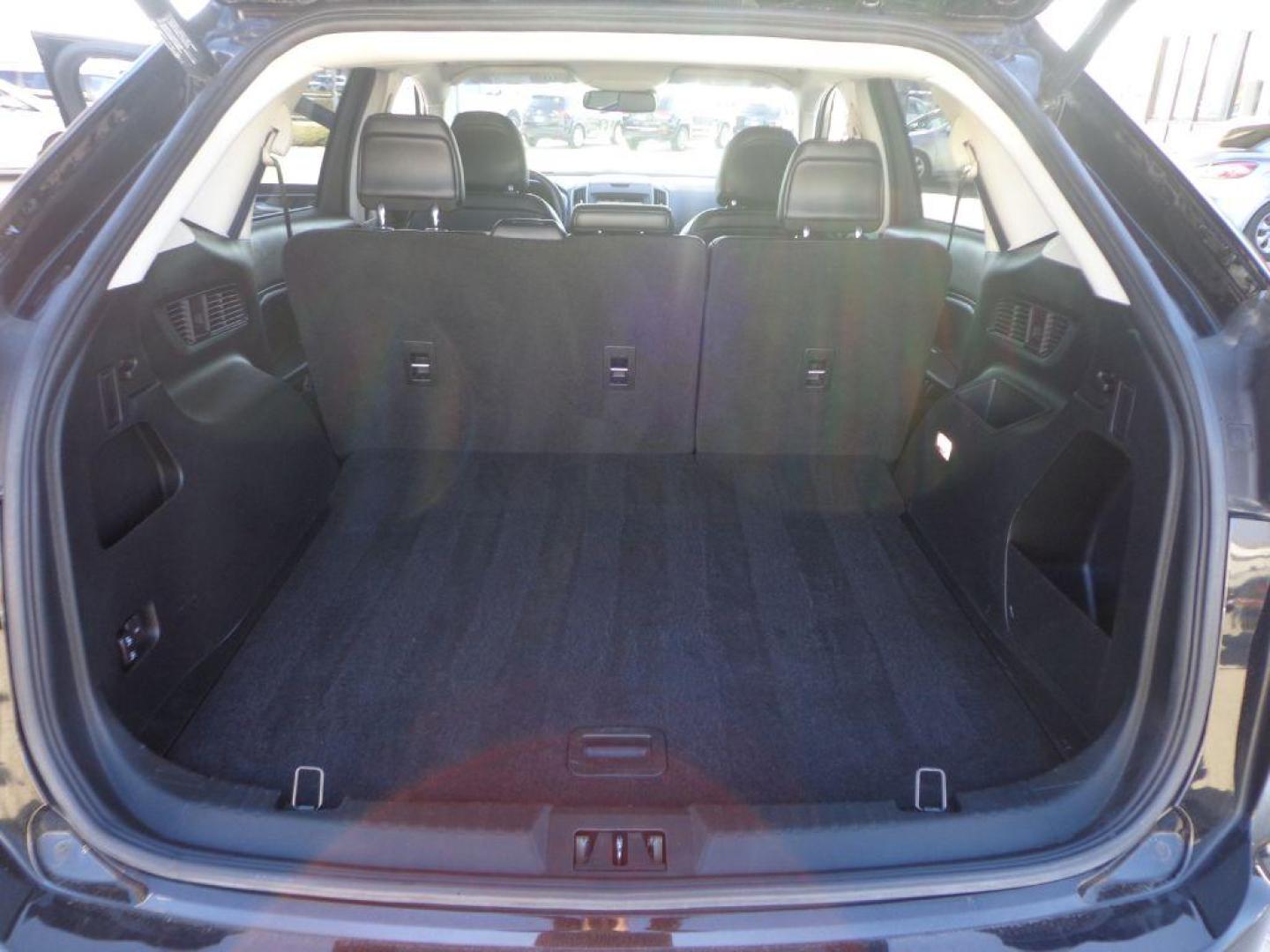 2018 BLACK FORD EDGE SEL (2FMPK4J9XJB) with an 2.0L engine, Automatic transmission, located at 6610 L St., Omaha, NE, 68117, (402) 731-7800, 41.212872, -96.014702 - Photo#19