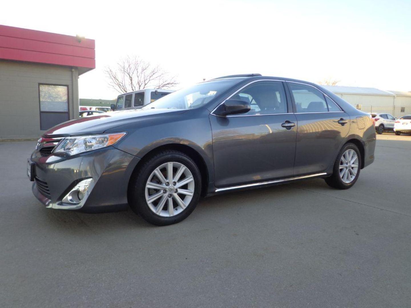 2014 GRAY TOYOTA CAMRY XLE (4T1BF1FK4EU) with an 2.5L engine, Automatic transmission, located at 6610 L St., Omaha, NE, 68117, (402) 731-7800, 41.212872, -96.014702 - 2-OWNER, CLEAN CARFAX, LOW MILEAGE WITH A SUNROOF, HEATED LEATHER, BLIND SPOT ASSIST, BACKUP CAM, BLUETOOTH, ALL WEATHER MATS AND NEWER TIRES! *****We have found that most customers do the majority of their shopping online before visiting a dealership. For this reason we feel it necessary to - Photo#0