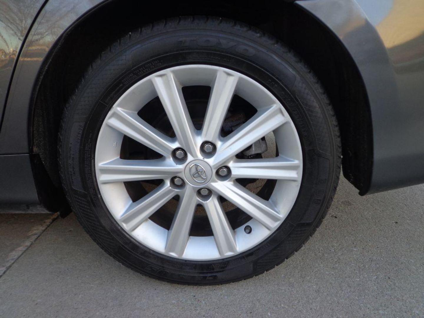 2014 GRAY TOYOTA CAMRY XLE (4T1BF1FK4EU) with an 2.5L engine, Automatic transmission, located at 6610 L St., Omaha, NE, 68117, (402) 731-7800, 41.212872, -96.014702 - 2-OWNER, CLEAN CARFAX, LOW MILEAGE WITH A SUNROOF, HEATED LEATHER, BLIND SPOT ASSIST, BACKUP CAM, BLUETOOTH, ALL WEATHER MATS AND NEWER TIRES! *****We have found that most customers do the majority of their shopping online before visiting a dealership. For this reason we feel it necessary to - Photo#10