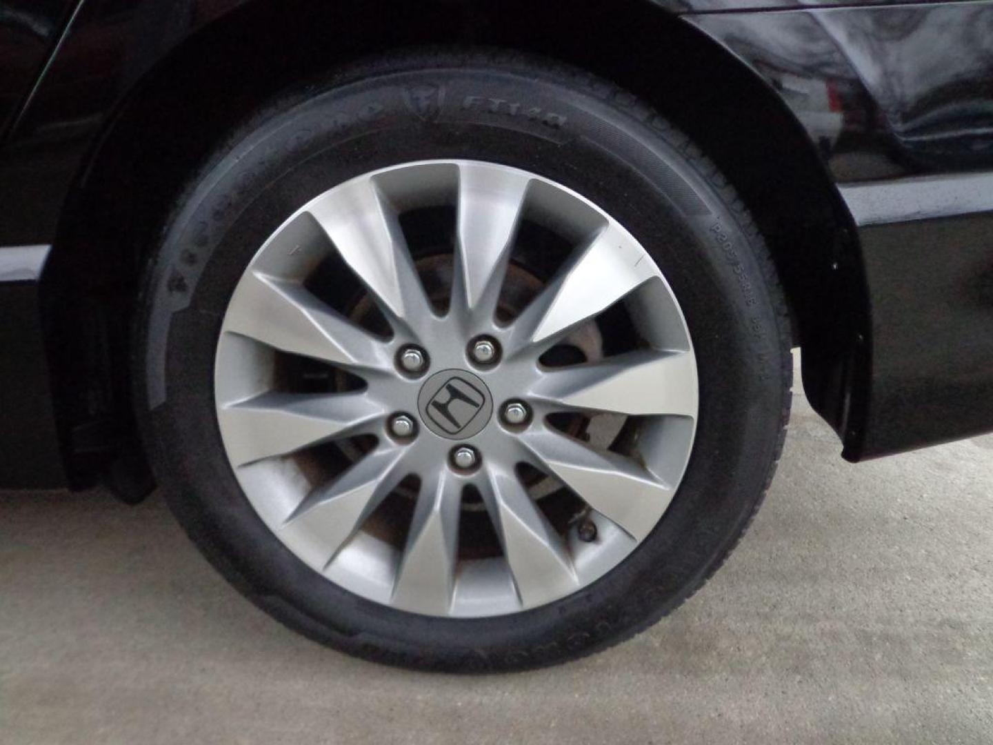 2011 BLACK HONDA CIVIC EX (19XFA1F82BE) with an 1.8L engine, Automatic transmission, located at 6610 L St., Omaha, NE, 68117, (402) 731-7800, 41.212872, -96.014702 - Photo#10