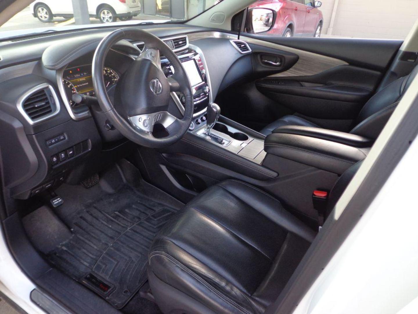 2016 WHITE NISSAN MURANO SL (5N1AZ2MH1GN) with an 3.5L engine, Continuously Variable transmission, located at 6610 L St., Omaha, NE, 68117, (402) 731-7800, 41.212872, -96.014702 - SHARP PLATINUM MODEL LOADED WITH OPTIONS AND NEWER TIRES! *****We have found that most customers do the majority of their shopping online before visiting a dealership. For this reason we feel it necessary to have a competitive price on our used vehicles right up front. We spend time researchi - Photo#14