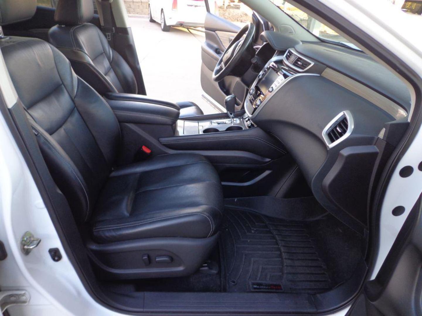 2016 WHITE NISSAN MURANO SL (5N1AZ2MH1GN) with an 3.5L engine, Continuously Variable transmission, located at 6610 L St., Omaha, NE, 68117, (402) 731-7800, 41.212872, -96.014702 - SHARP PLATINUM MODEL LOADED WITH OPTIONS AND NEWER TIRES! *****We have found that most customers do the majority of their shopping online before visiting a dealership. For this reason we feel it necessary to have a competitive price on our used vehicles right up front. We spend time researchi - Photo#15