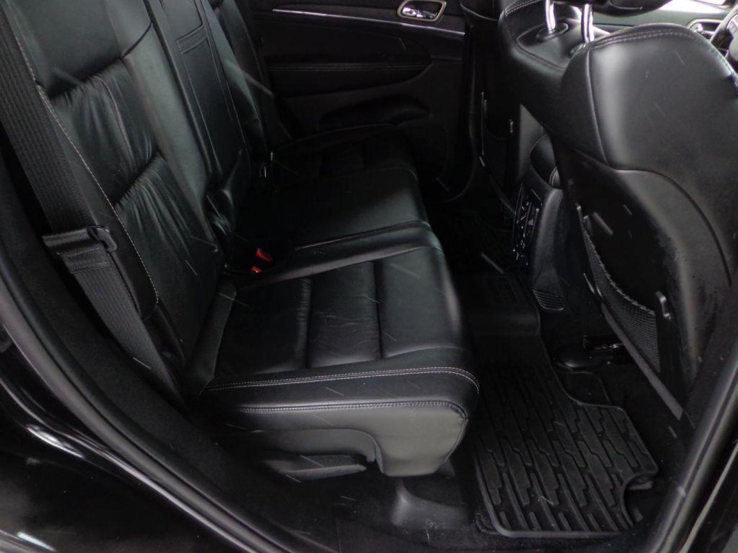 2015 BLACK JEEP GRAND CHEROKEE LIMITED (1C4RJFBGXFC) with an 3.6L engine, Automatic transmission, located at 6610 L St., Omaha, NE, 68117, (402) 731-7800, 41.212872, -96.014702 - 1-OWNER, CLEAN CARFAX, LOW MILEAGE, HEATED FRONT/REAR SEATS, SUNROOF, NAV AND NEWER TIRES! *****We have found that most customers do the majority of their shopping online before visiting a dealership. For this reason we feel it necessary to have a competitive price on our used vehicles right - Photo#17