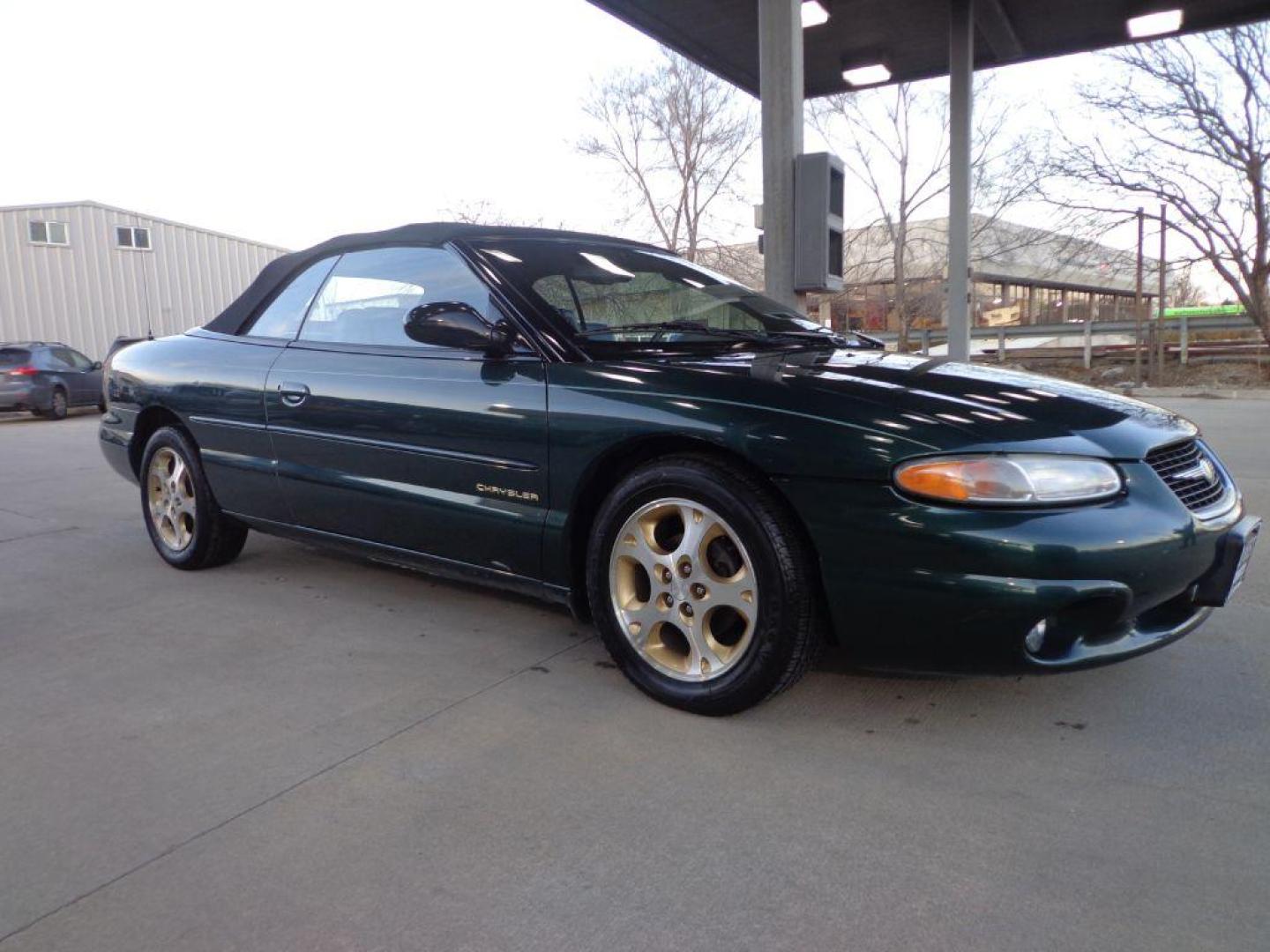 1999 GREEN CHRYSLER SEBRING JXI (3C3EL55H5XT) with an 2.5L engine, Automatic transmission, located at 6610 L St., Omaha, NE, 68117, (402) 731-7800, 41.212872, -96.014702 - FRESH TRADE-IN, CLEAN CARFAX, LOW MILEAGE, RUNS AND DRIVES GREAT WITH NEWER TIRES! *****We have found that most customers do the majority of their shopping online before visiting a dealership. For this reason we feel it necessary to have a competitive price on our used vehicles right up front - Photo#2