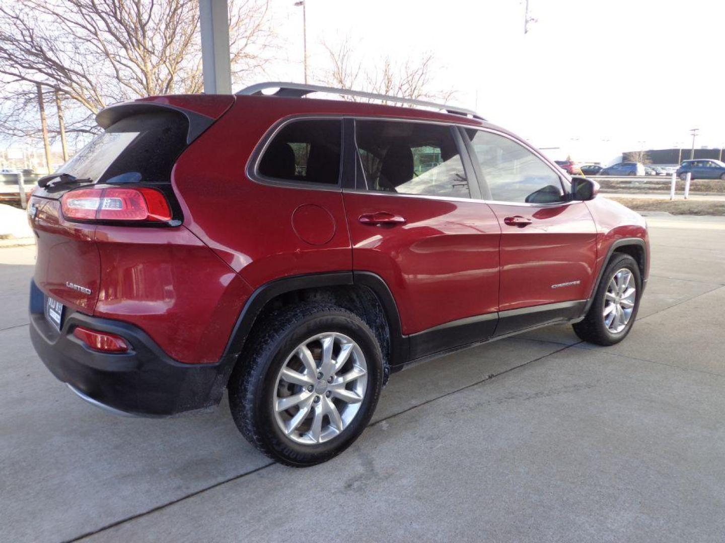 2015 RED JEEP CHEROKEE LIMITED (1C4PJMDB9FW) with an 2.4L engine, Automatic transmission, located at 6610 L St., Omaha, NE, 68117, (402) 731-7800, 41.212872, -96.014702 - 2-OWNER TRADE IN RUNS AND DRIVES GREAT! *****We have found that most customers do the majority of their shopping online before visiting a dealership. For this reason we feel it necessary to have a competitive price on our used vehicles right up front. We spend time researching the region to ens - Photo#3
