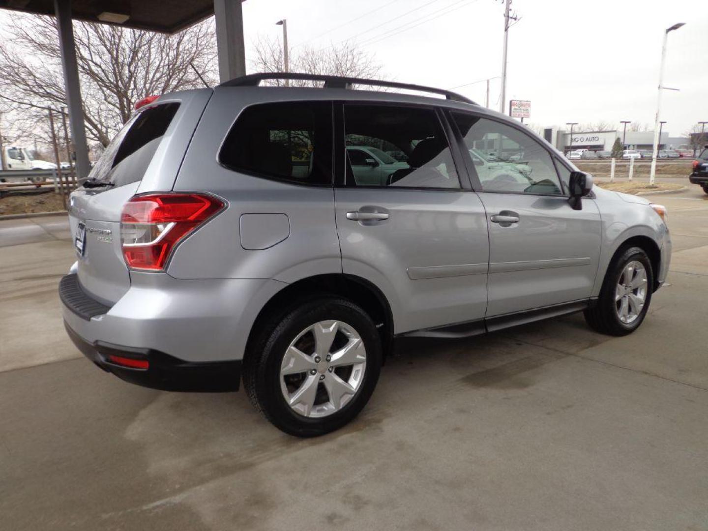 2015 SILVER SUBARU FORESTER 2.5I PREMIUM (JF2SJAFC0FH) with an 2.5L engine, Automatic transmission, located at 6610 L St., Omaha, NE, 68117, (402) 731-7800, 41.212872, -96.014702 - NICE LOW MILE PREMIUM WITH A CLEAN CARFAX, HEATED SEATS, SUNROOF, BACKUP CAM AND NEWER TIRES! *****We have found that most customers do the majority of their shopping online before visiting a dealership. For this reason we feel it necessary to have a competitive price on our used vehicles rig - Photo#3