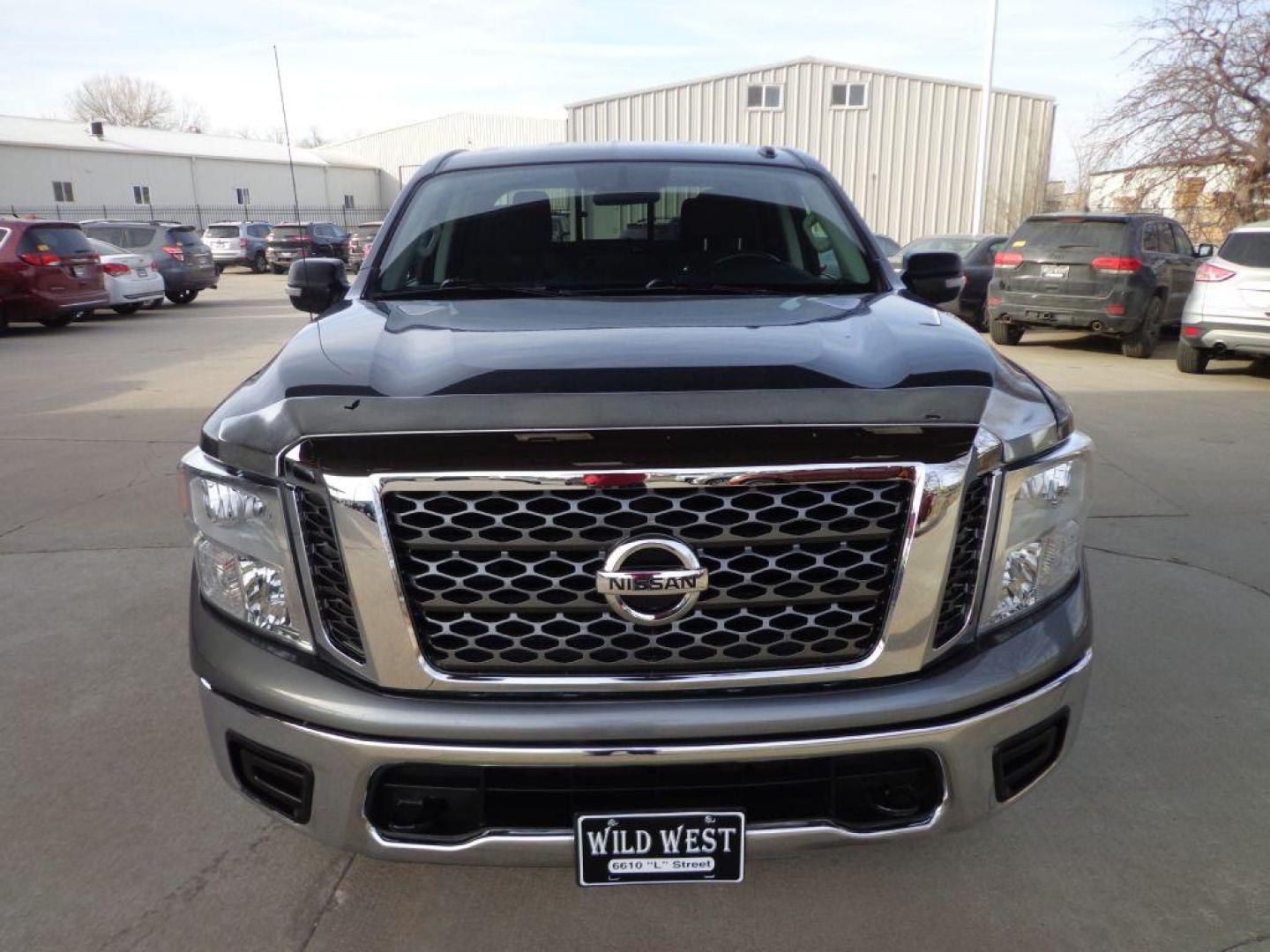2018 GRAY NISSAN TITAN SV (1N6AA1EJ1JN) with an 5.6L engine, Automatic transmission, located at 6610 L St., Omaha, NE, 68117, (402) 731-7800, 41.212872, -96.014702 - SHARP 2-OWNER, CLEAN CARFAX, LOW MILEAGE WITH NEWER TIRES! *****We have found that most customers do the majority of their shopping online before visiting a dealership. For this reason we feel it necessary to have a competitive price on our used vehicles right up front. We spend time research - Photo#1