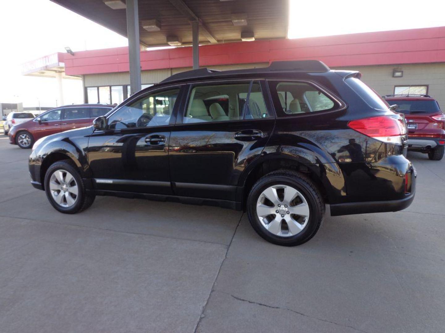 2012 BLACK SUBARU OUTBACK 2.5I (4S4BRBAC5C3) with an 2.5L engine, Continuously Variable transmission, located at 6610 L St., Omaha, NE, 68117, (402) 731-7800, 41.212872, -96.014702 - SHARP 2-OWNER, CLEAN CARFAX WITH LOW MILEAGE! *****We have found that most customers do the majority of their shopping online before visiting a dealership. For this reason we feel it necessary to have a competitive price on our used vehicles right up front. We spend time researching the reg - Photo#5