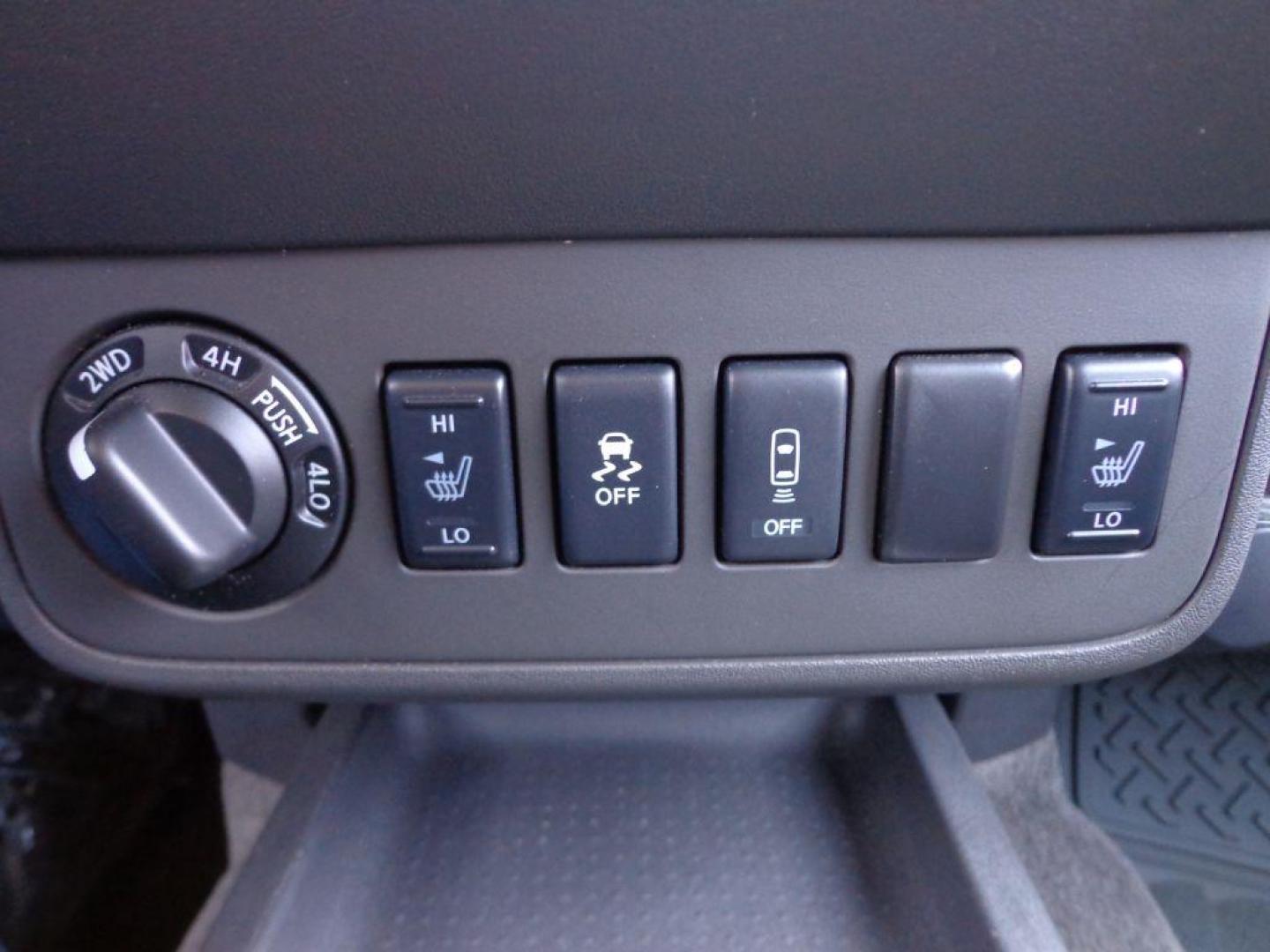 2015 BLACK NISSAN FRONTIER SV (1N6AD0CW6FN) with an 4.0L engine, Automatic transmission, located at 6610 L St., Omaha, NE, 68117, (402) 731-7800, 41.212872, -96.014702 - SHARP 2-OWNER, CLEAN CARFAX, LOW MILEAGE AND NEWER TIRES! *****We have found that most customers do the majority of their shopping online before visiting a dealership. For this reason we feel it necessary to have a competitive price on our used vehicles right up front. We spend time researching - Photo#19