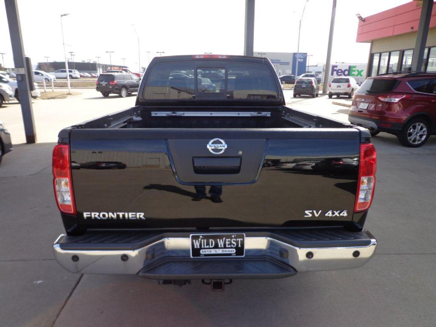2015 BLACK NISSAN FRONTIER SV (1N6AD0CW6FN) with an 4.0L engine, Automatic transmission, located at 6610 L St., Omaha, NE, 68117, (402) 731-7800, 41.212872, -96.014702 - SHARP 2-OWNER, CLEAN CARFAX, LOW MILEAGE AND NEWER TIRES! *****We have found that most customers do the majority of their shopping online before visiting a dealership. For this reason we feel it necessary to have a competitive price on our used vehicles right up front. We spend time researching - Photo#4