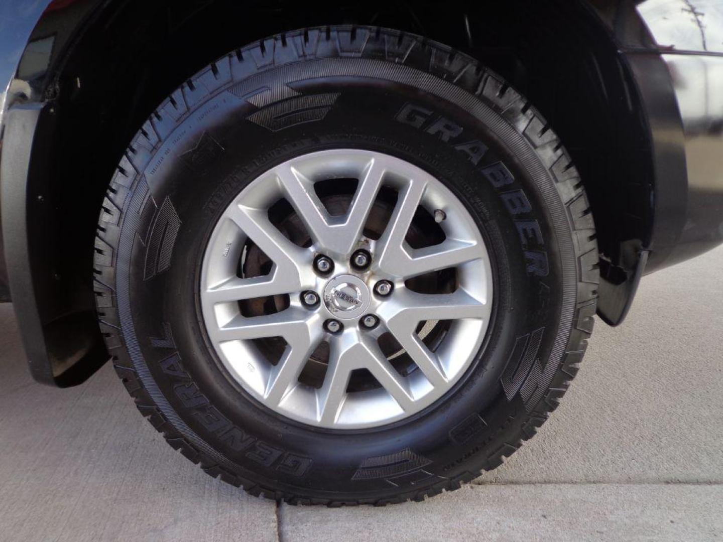 2015 BLACK NISSAN FRONTIER SV (1N6AD0CW6FN) with an 4.0L engine, Automatic transmission, located at 6610 L St., Omaha, NE, 68117, (402) 731-7800, 41.212872, -96.014702 - SHARP 2-OWNER, CLEAN CARFAX, LOW MILEAGE AND NEWER TIRES! *****We have found that most customers do the majority of their shopping online before visiting a dealership. For this reason we feel it necessary to have a competitive price on our used vehicles right up front. We spend time researching - Photo#8