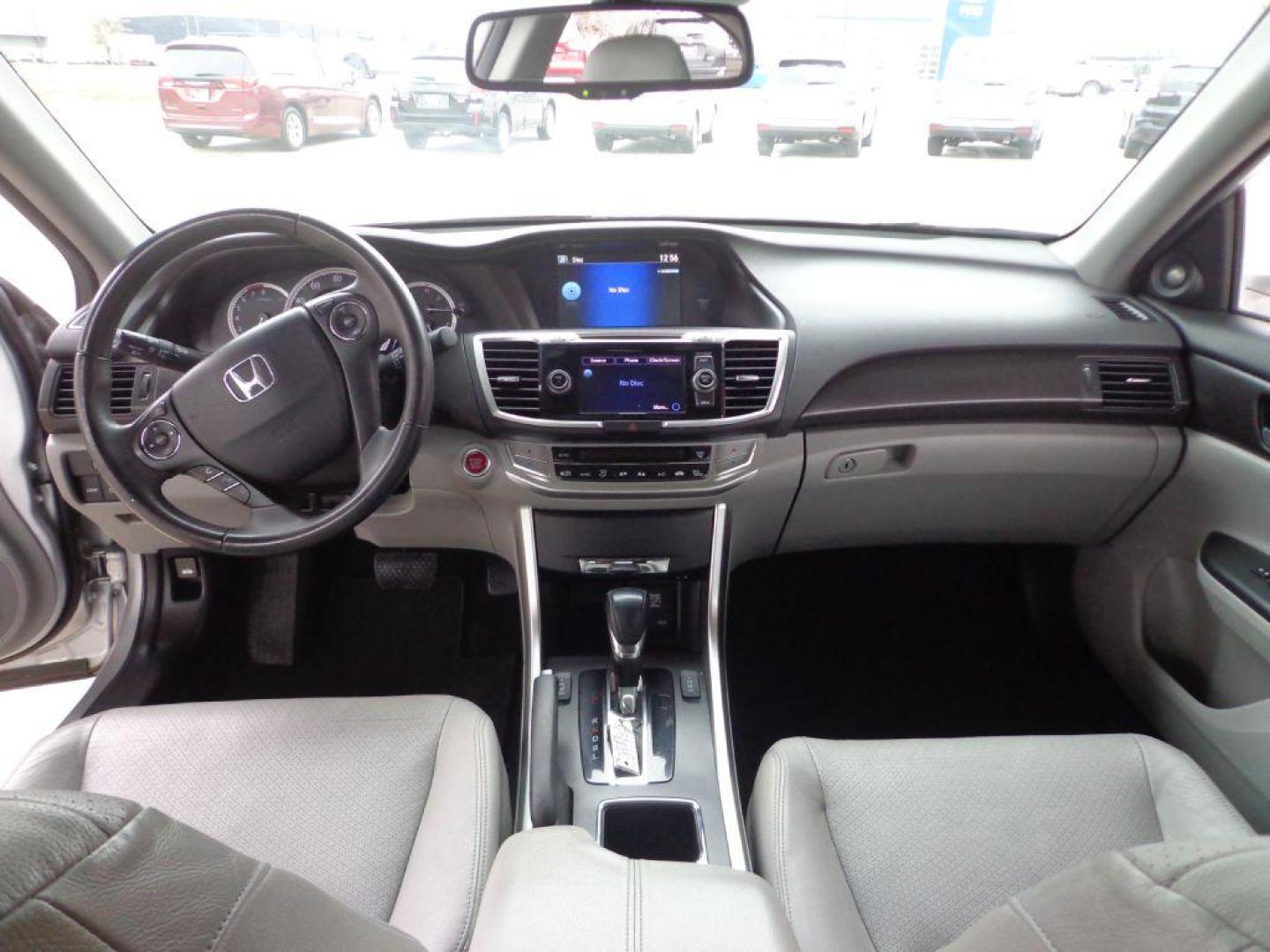 2013 SILVER HONDA ACCORD EXL (1HGCR2F86DA) with an 2.4L engine, Continuously Variable transmission, located at 6610 L St., Omaha, NE, 68117, (402) 731-7800, 41.212872, -96.014702 - Photo#20