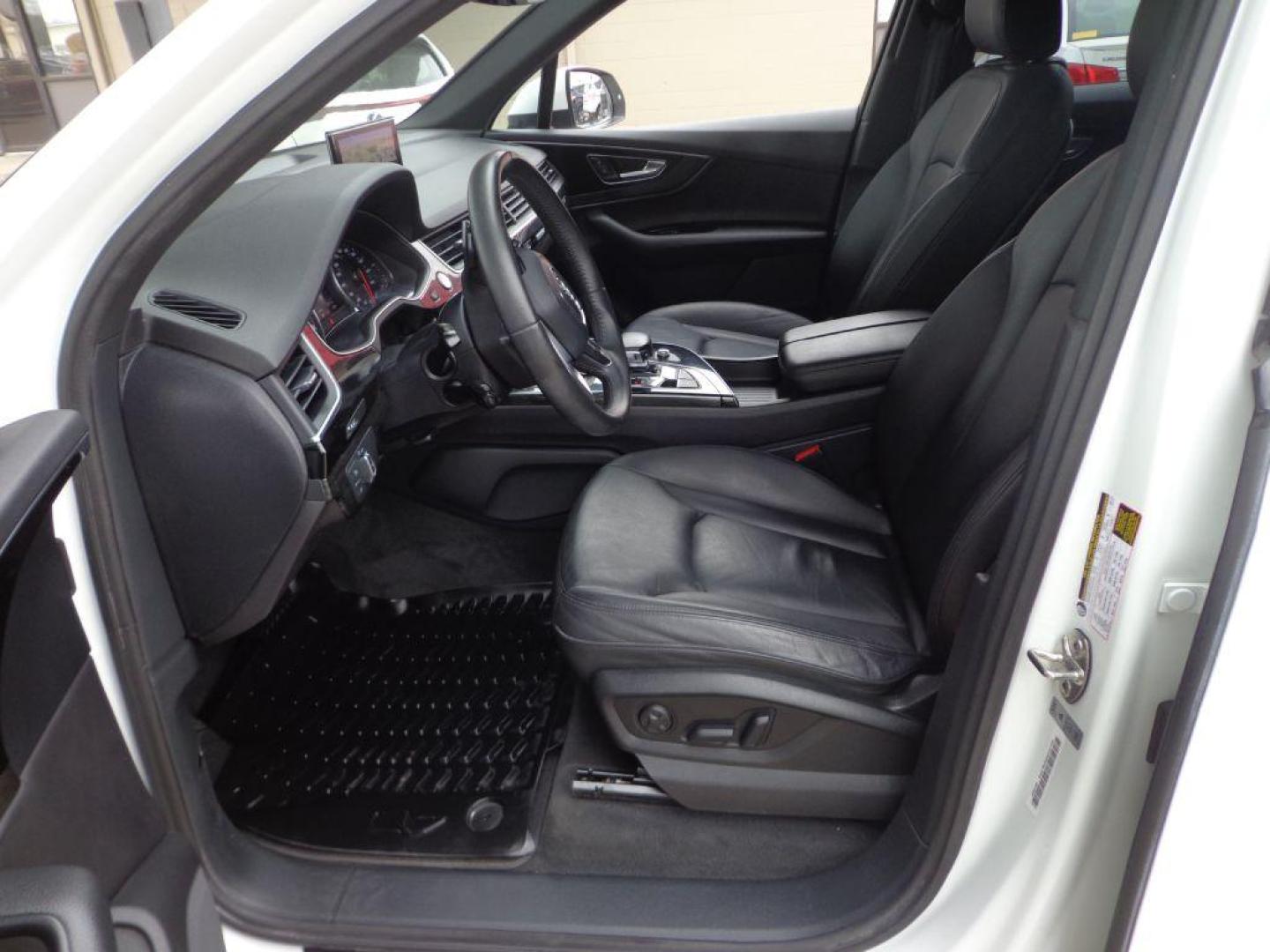 2017 WHITE AUDI Q7 PREMIUM (WA1AHAF75HD) with an 2.0L engine, Automatic transmission, located at 6610 L St., Omaha, NE, 68117, (402) 731-7800, 41.212872, -96.014702 - Photo#12