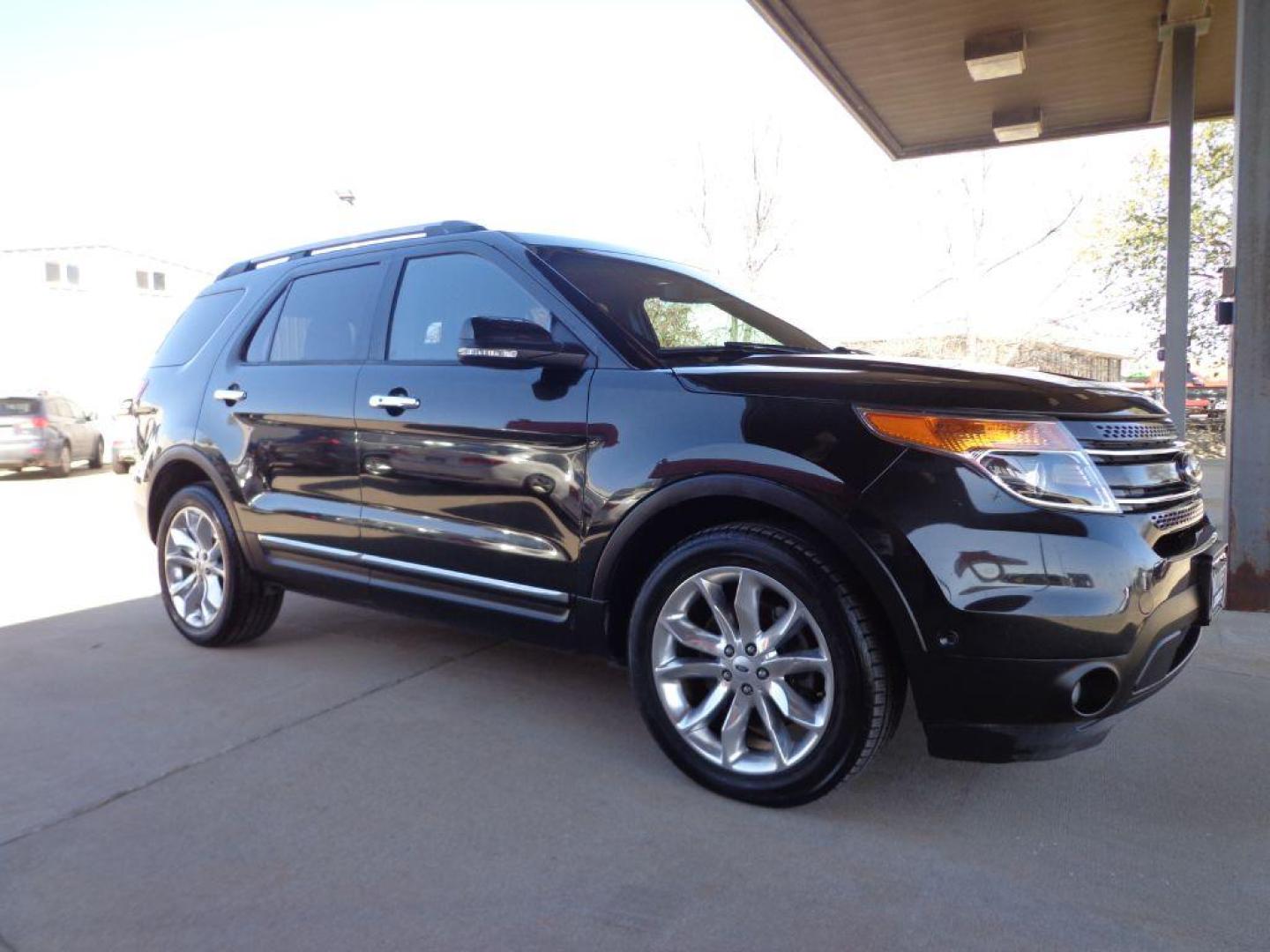 2013 BLACK FORD EXPLORER LIMITED (1FM5K8F86DG) with an 3.5L engine, Automatic transmission, located at 6610 L St., Omaha, NE, 68117, (402) 731-7800, 41.212872, -96.014702 - Photo#2