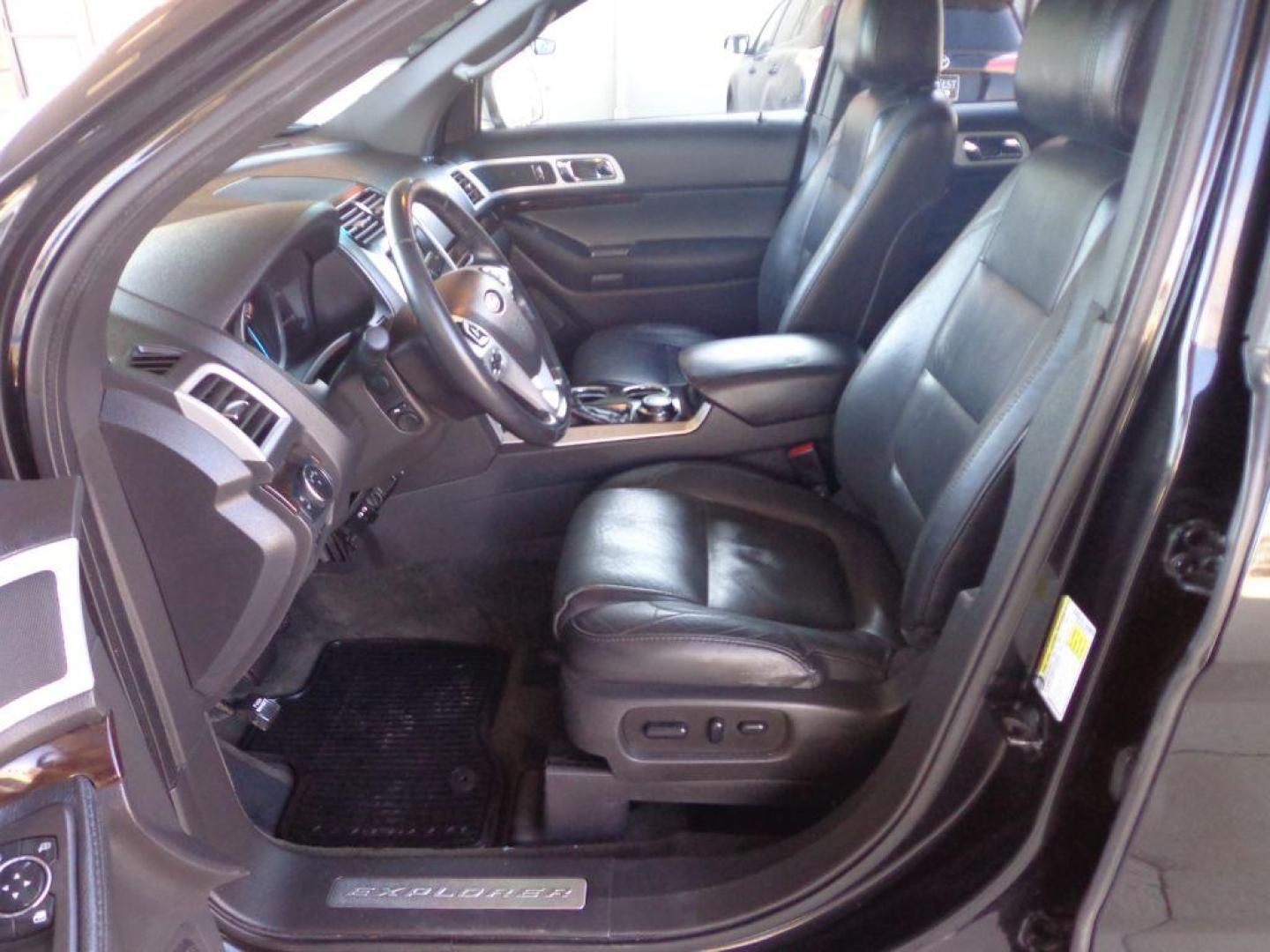2013 BLACK FORD EXPLORER LIMITED (1FM5K8F86DG) with an 3.5L engine, Automatic transmission, located at 6610 L St., Omaha, NE, 68117, (402) 731-7800, 41.212872, -96.014702 - Photo#8