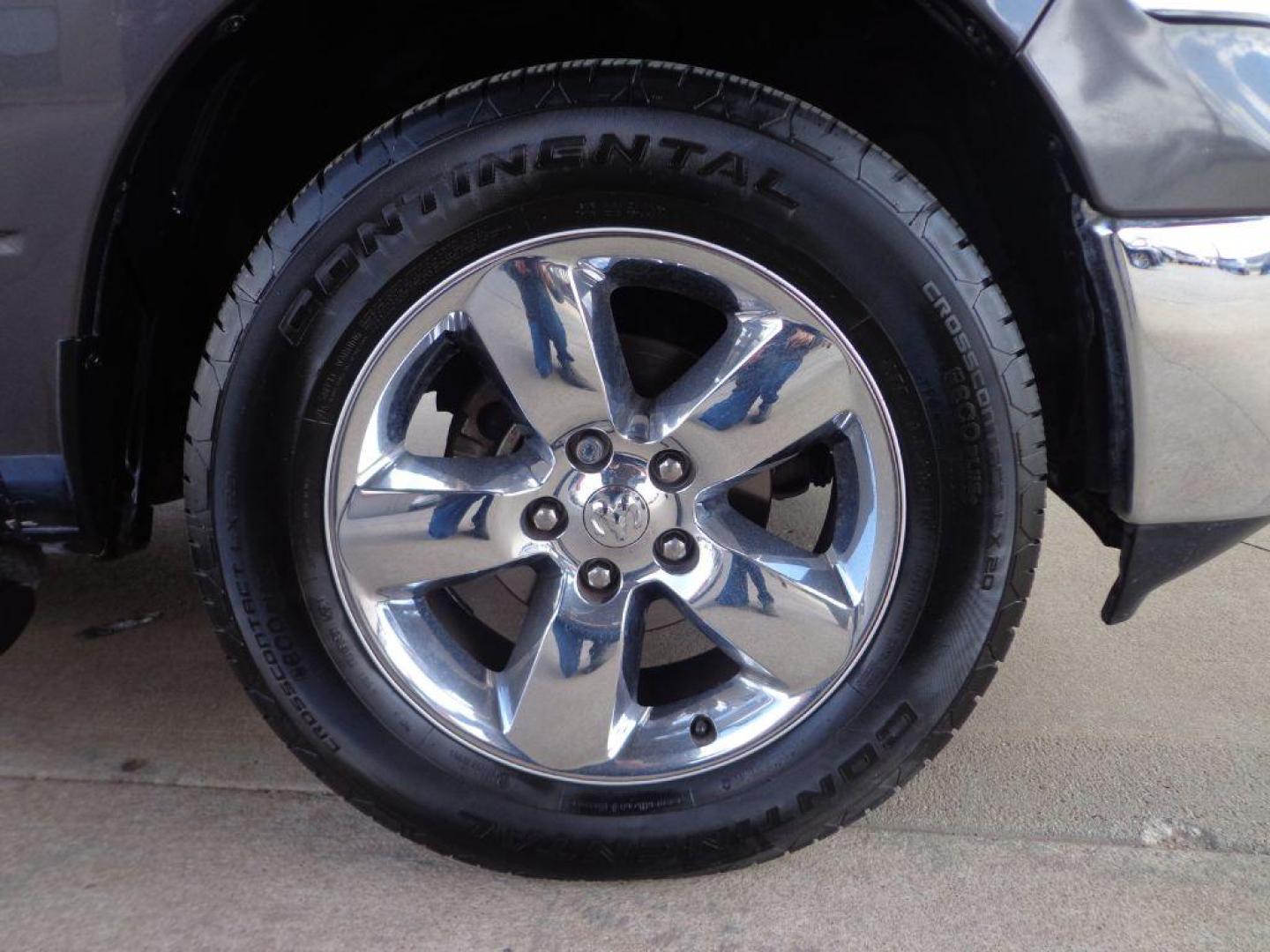 2015 GRAY RAM 1500 SLT (1C6RR7LT8FS) with an 5.7L engine, Automatic transmission, located at 6610 L St., Omaha, NE, 68117, (402) 731-7800, 41.212872, -96.014702 - SHARP SLT WITH A CLEAN CARFAX, LOW MILEAGE, RUST FREE, PREMIUM SOUND AND NEWER TIRES! *****We have found that most customers do the majority of their shopping online before visiting a dealership. For this reason we feel it necessary to have a competitive price on our used vehicles right up fr - Photo#9
