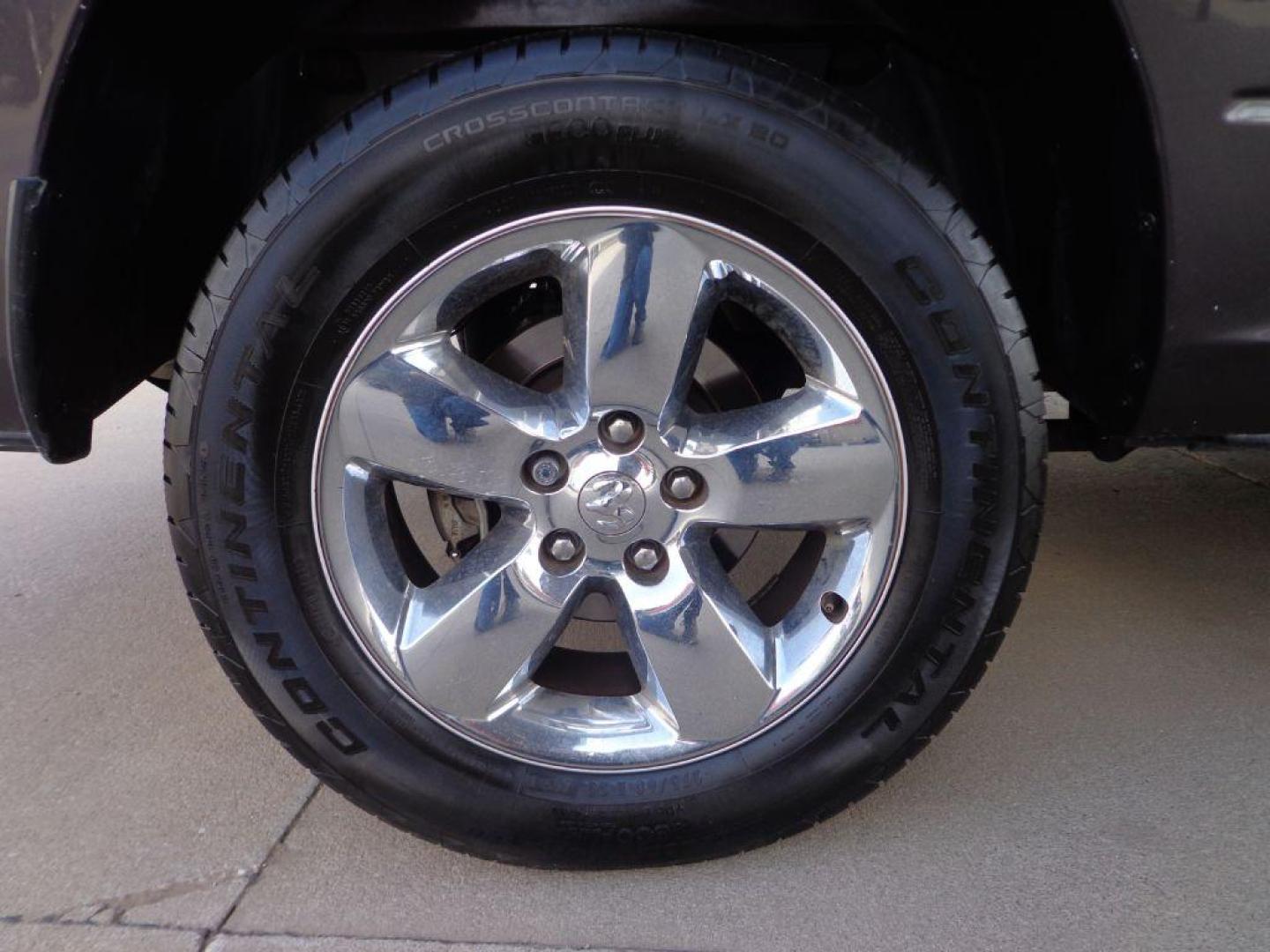 2015 GRAY RAM 1500 SLT (1C6RR7LT8FS) with an 5.7L engine, Automatic transmission, located at 6610 L St., Omaha, NE, 68117, (402) 731-7800, 41.212872, -96.014702 - SHARP SLT WITH A CLEAN CARFAX, LOW MILEAGE, RUST FREE, PREMIUM SOUND AND NEWER TIRES! *****We have found that most customers do the majority of their shopping online before visiting a dealership. For this reason we feel it necessary to have a competitive price on our used vehicles right up fr - Photo#10