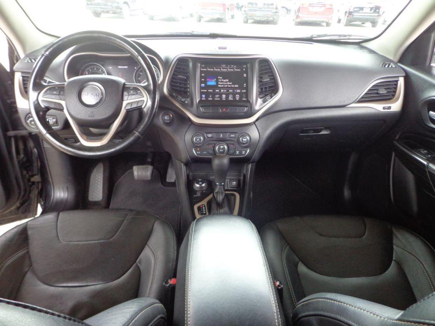 2014 BLACK JEEP CHEROKEE LIMITED (1C4PJMDS0EW) with an 3.2L engine, Automatic transmission, located at 6610 L St., Omaha, NE, 68117, (402) 731-7800, 41.212872, -96.014702 - 2-OWNER, CLEAN CARFAX, PANORAMIC ROOF, HEATED SEATS/ WHEEL, BACKUP CAM *****We have found that most customers do the majority of their shopping online before visiting a dealership. For this reason we feel it necessary to have a competitive price on our used vehicles right up front. We spend tim - Photo#20