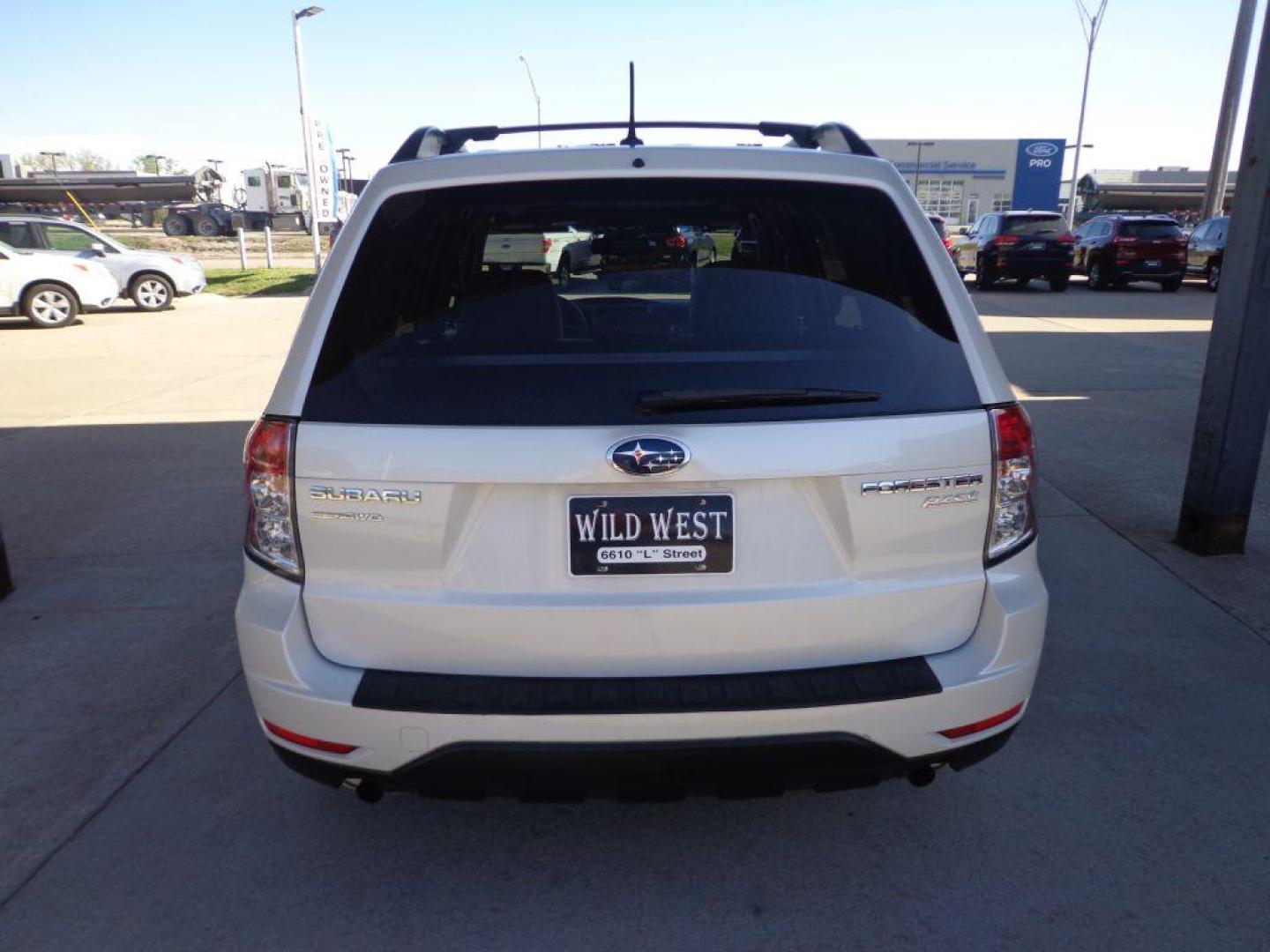 2012 WHITE SUBARU FORESTER 2.5X PREMIUM (JF2SHADC2CH) with an 2.5L engine, Automatic transmission, located at 6610 L St., Omaha, NE, 68117, (402) 731-7800, 41.212872, -96.014702 - 2-OWNER, CLEAN CARFAX, LOW MILEAGE, RUST FREE, SUNROOF, HEATED SEATS AND NEWER TIRES! *****We have found that most customers do the majority of their shopping online before visiting a dealership. For this reason we feel it necessary to have a competitive price on our used vehicles right up fron - Photo#4