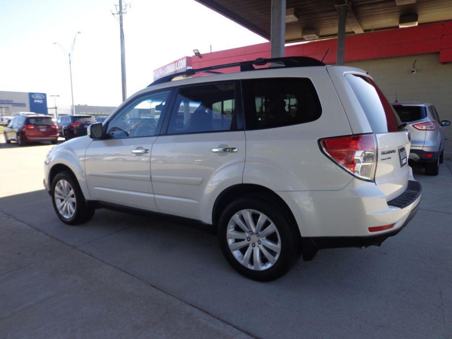 2012 WHITE SUBARU FORESTER 2.5X PREMIUM (JF2SHADC2CH) with an 2.5L engine, Automatic transmission, located at 6610 L St., Omaha, NE, 68117, (402) 731-7800, 41.212872, -96.014702 - 2-OWNER, CLEAN CARFAX, LOW MILEAGE, RUST FREE, SUNROOF, HEATED SEATS AND NEWER TIRES! *****We have found that most customers do the majority of their shopping online before visiting a dealership. For this reason we feel it necessary to have a competitive price on our used vehicles right up fron - Photo#5