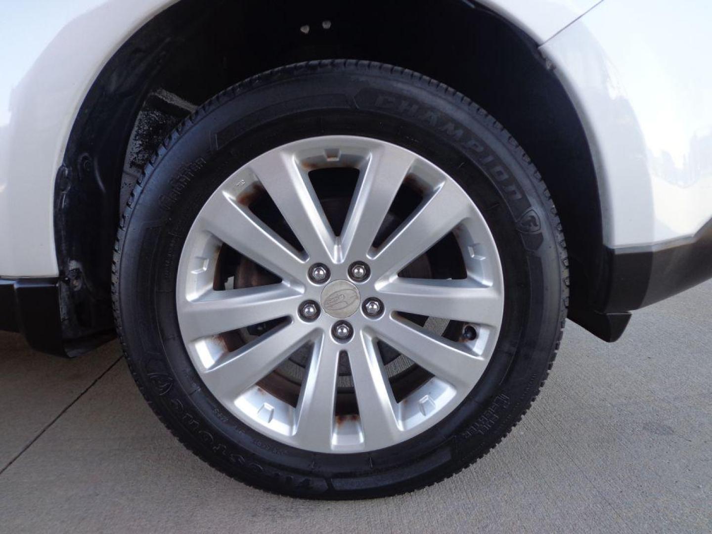 2012 WHITE SUBARU FORESTER 2.5X PREMIUM (JF2SHADC2CH) with an 2.5L engine, Automatic transmission, located at 6610 L St., Omaha, NE, 68117, (402) 731-7800, 41.212872, -96.014702 - 2-OWNER, CLEAN CARFAX, LOW MILEAGE, RUST FREE, SUNROOF, HEATED SEATS AND NEWER TIRES! *****We have found that most customers do the majority of their shopping online before visiting a dealership. For this reason we feel it necessary to have a competitive price on our used vehicles right up fron - Photo#8