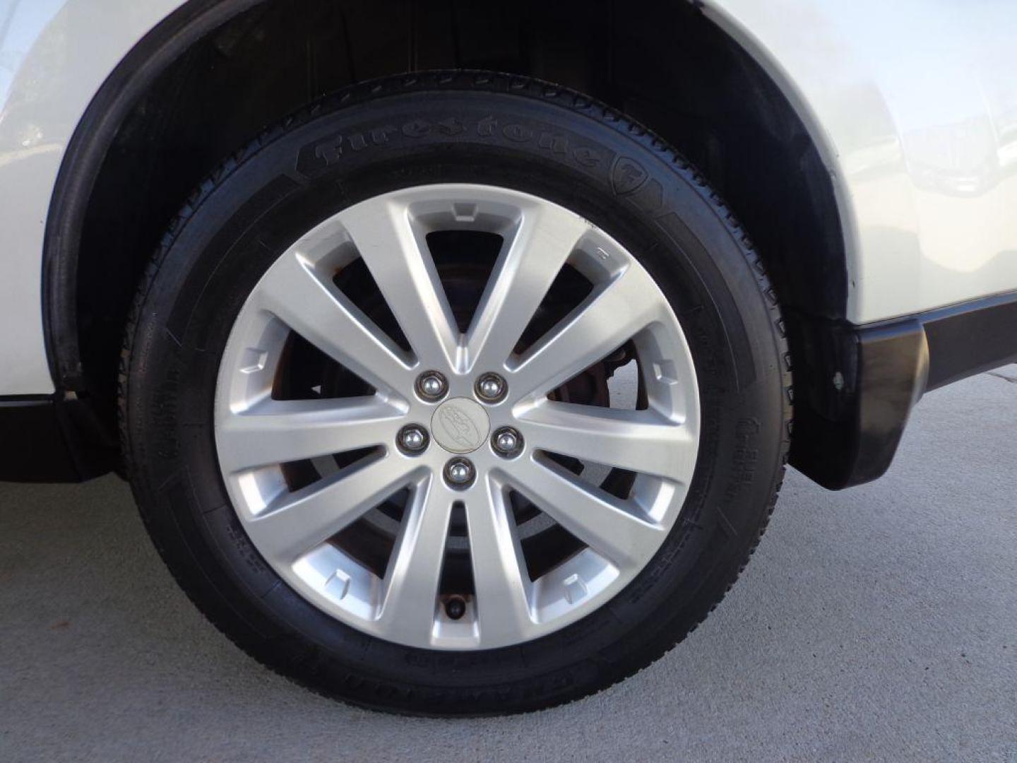 2012 WHITE SUBARU FORESTER 2.5X PREMIUM (JF2SHADC2CH) with an 2.5L engine, Automatic transmission, located at 6610 L St., Omaha, NE, 68117, (402) 731-7800, 41.212872, -96.014702 - 2-OWNER, CLEAN CARFAX, LOW MILEAGE, RUST FREE, SUNROOF, HEATED SEATS AND NEWER TIRES! *****We have found that most customers do the majority of their shopping online before visiting a dealership. For this reason we feel it necessary to have a competitive price on our used vehicles right up fron - Photo#10