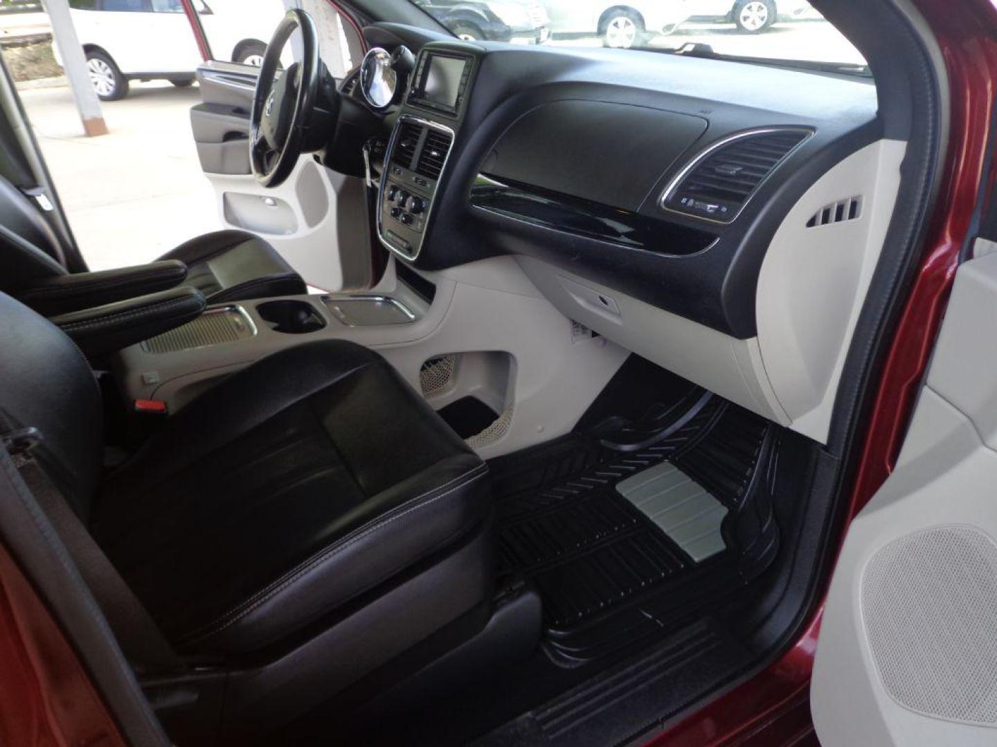 2019 MAROON DODGE GRAND CARAVAN SXT (2C4RDGCG7KR) with an 3.6L engine, Automatic transmission, located at 6610 L St., Omaha, NE, 68117, (402) 731-7800, 41.212872, -96.014702 - 2-OWNER, CLEAN CARFAX WITH REAR AIR, BACKUP CAM AND NEWER TIRES! *****We have found that most customers do the majority of their shopping online before visiting a dealership. For this reason we feel it necessary to have a competitive price on our used vehicles right up front. We spend time re - Photo#17