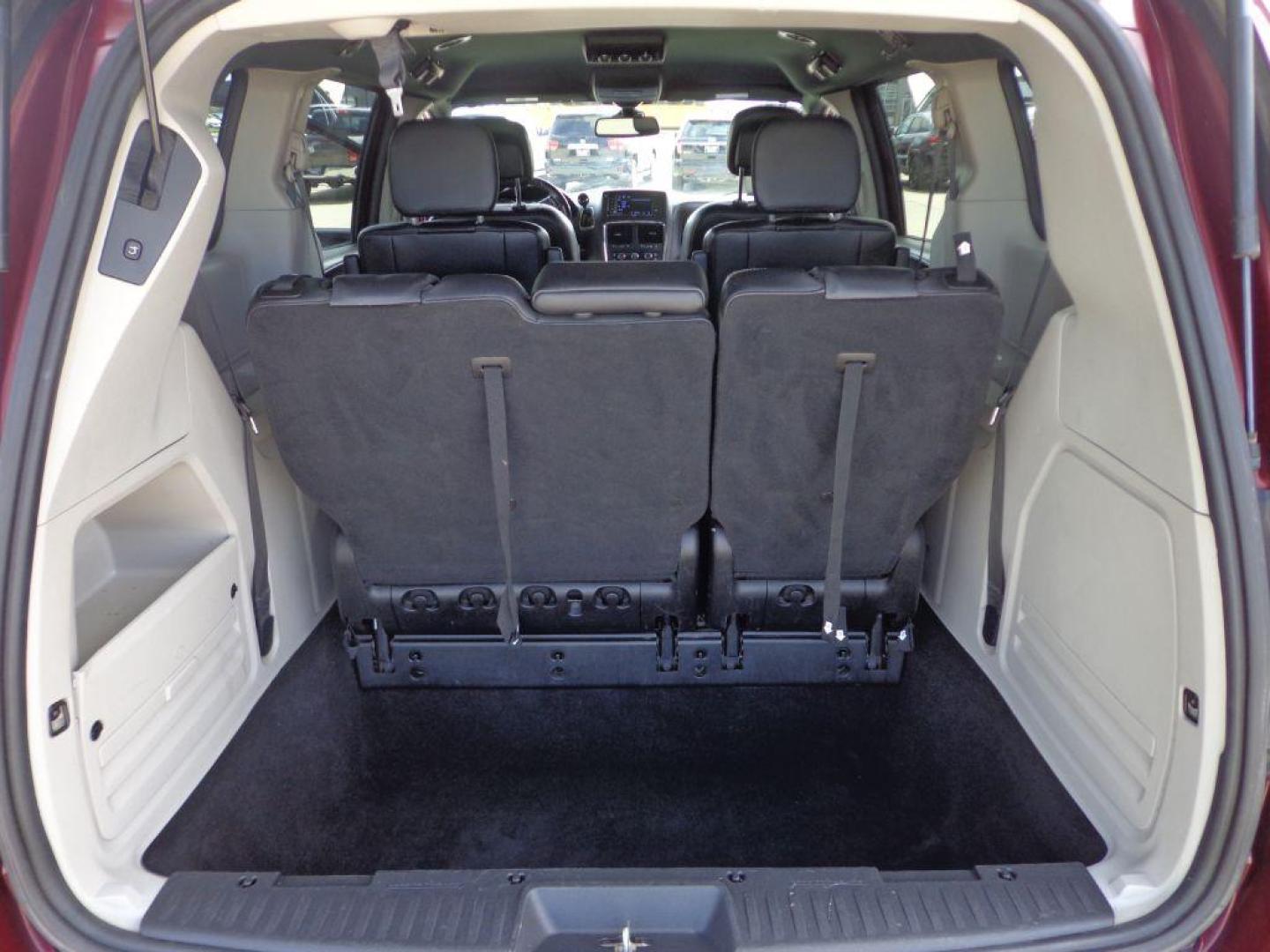 2019 MAROON DODGE GRAND CARAVAN SXT (2C4RDGCG7KR) with an 3.6L engine, Automatic transmission, located at 6610 L St., Omaha, NE, 68117, (402) 731-7800, 41.212872, -96.014702 - 2-OWNER, CLEAN CARFAX WITH REAR AIR, BACKUP CAM AND NEWER TIRES! *****We have found that most customers do the majority of their shopping online before visiting a dealership. For this reason we feel it necessary to have a competitive price on our used vehicles right up front. We spend time re - Photo#20