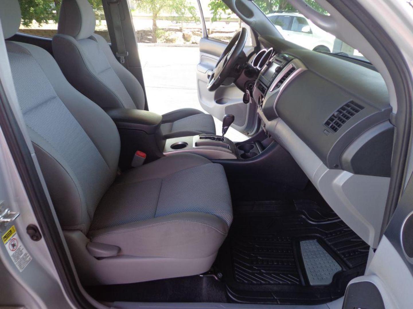 2013 SILVER TOYOTA TACOMA DOUBLE CAB LONG BED (3TMMU4FN5DM) with an 4.0L engine, Automatic transmission, located at 6610 L St., Omaha, NE, 68117, (402) 731-7800, 41.212872, -96.014702 - 1-OWNER, CLEAN CARFAX, SPORT PACKAGE WITH LOW MILEAGE! *****We have found that most customers do the majority of their shopping online before visiting a dealership. For this reason we feel it necessary to have a competitive price on our used vehicles right up front. We spend time researching - Photo#14