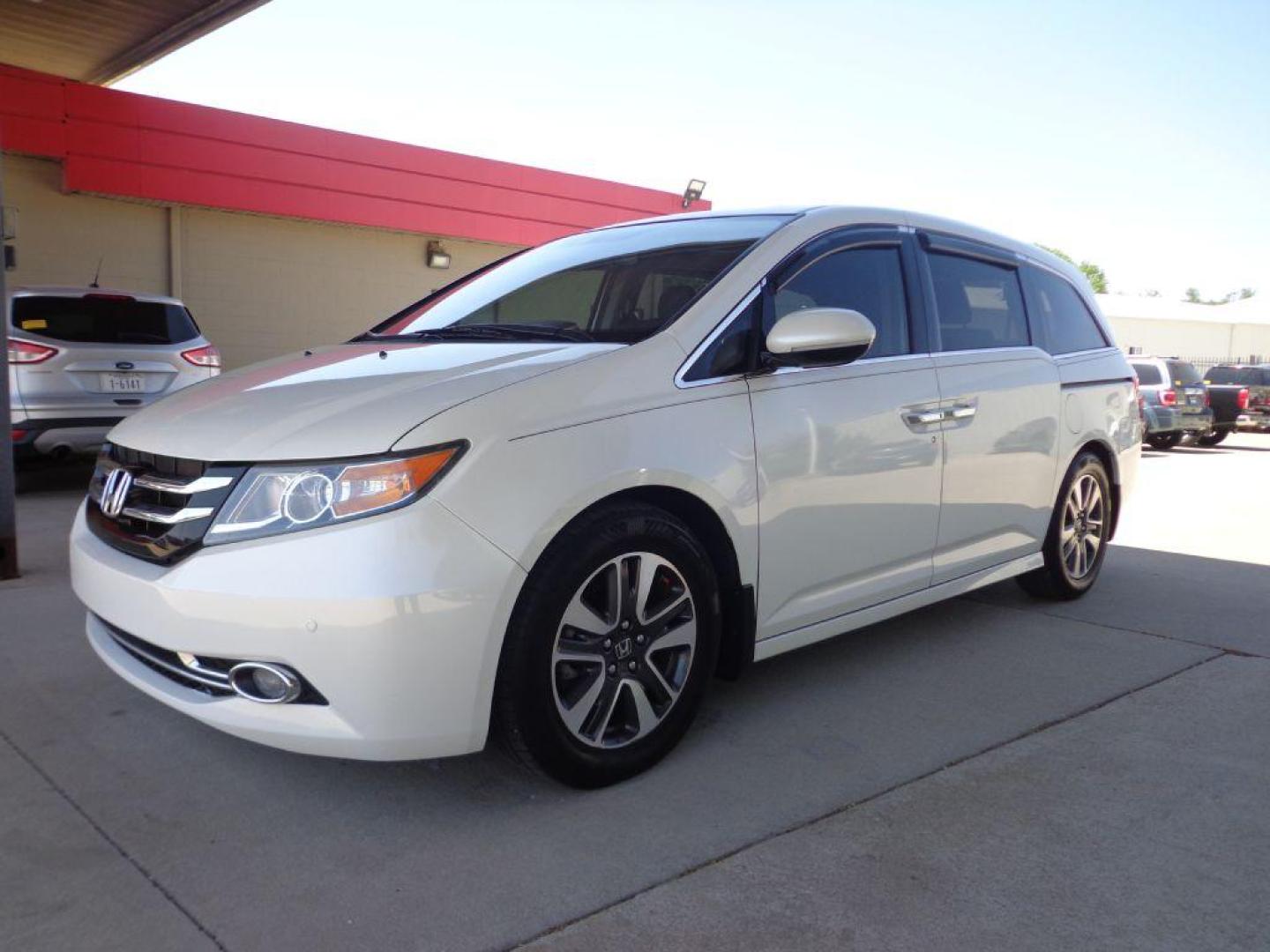 2016 WHITE HONDA ODYSSEY TOURING ELITE (5FNRL5H96GB) with an 3.5L engine, Automatic transmission, located at 6610 L St., Omaha, NE, 68117, (402) 731-7800, 41.212872, -96.014702 - 2-OWNER, CLEAN CARFAX, LOW MILEAGE, LOADED WITH OPTIONS AND NEWER TIRES! *****We have found that most customers do the majority of their shopping online before visiting a dealership. For this reason we feel it necessary to have a competitive price on our used vehicles right up front. We spend - Photo#0