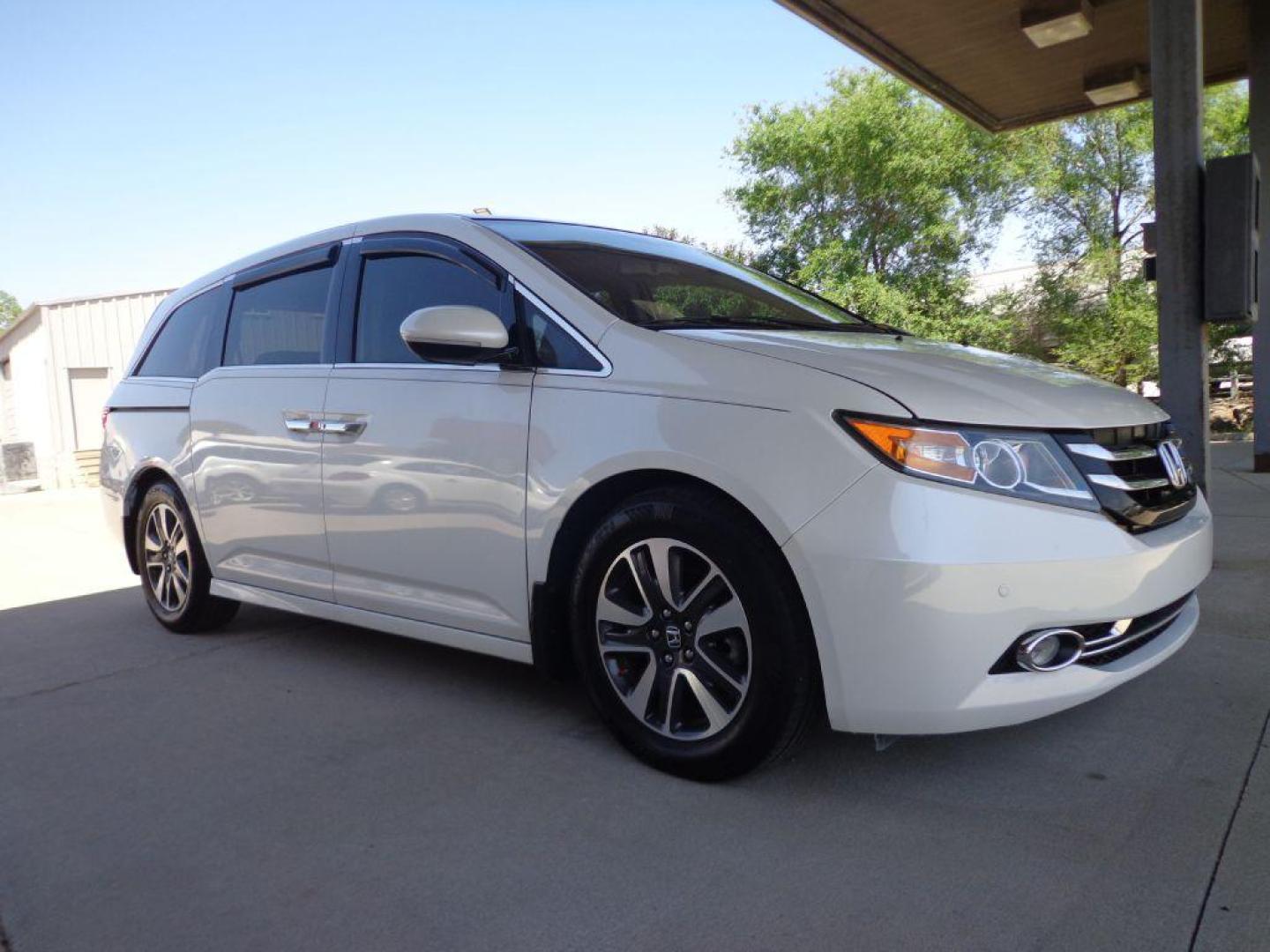 2016 WHITE HONDA ODYSSEY TOURING ELITE (5FNRL5H96GB) with an 3.5L engine, Automatic transmission, located at 6610 L St., Omaha, NE, 68117, (402) 731-7800, 41.212872, -96.014702 - 2-OWNER, CLEAN CARFAX, LOW MILEAGE, LOADED WITH OPTIONS AND NEWER TIRES! *****We have found that most customers do the majority of their shopping online before visiting a dealership. For this reason we feel it necessary to have a competitive price on our used vehicles right up front. We spend - Photo#2