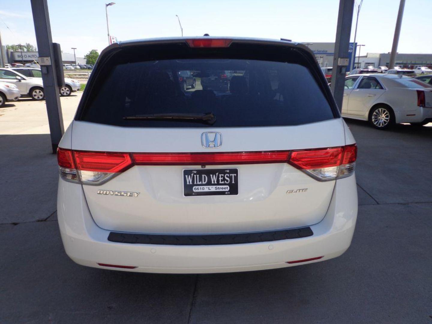 2016 WHITE HONDA ODYSSEY TOURING ELITE (5FNRL5H96GB) with an 3.5L engine, Automatic transmission, located at 6610 L St., Omaha, NE, 68117, (402) 731-7800, 41.212872, -96.014702 - 2-OWNER, CLEAN CARFAX, LOW MILEAGE, LOADED WITH OPTIONS AND NEWER TIRES! *****We have found that most customers do the majority of their shopping online before visiting a dealership. For this reason we feel it necessary to have a competitive price on our used vehicles right up front. We spend - Photo#4