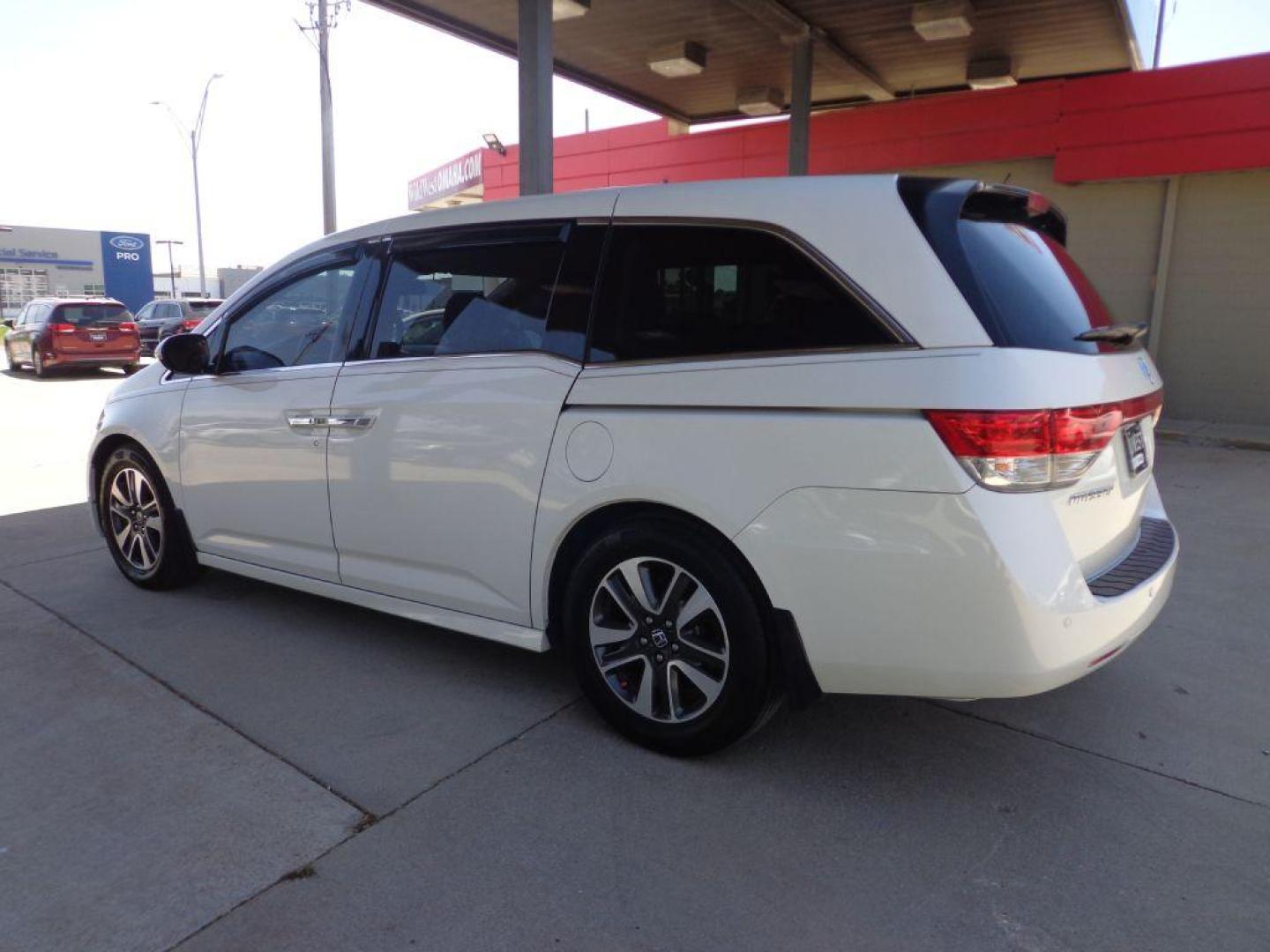 2016 WHITE HONDA ODYSSEY TOURING ELITE (5FNRL5H96GB) with an 3.5L engine, Automatic transmission, located at 6610 L St., Omaha, NE, 68117, (402) 731-7800, 41.212872, -96.014702 - 2-OWNER, CLEAN CARFAX, LOW MILEAGE, LOADED WITH OPTIONS AND NEWER TIRES! *****We have found that most customers do the majority of their shopping online before visiting a dealership. For this reason we feel it necessary to have a competitive price on our used vehicles right up front. We spend - Photo#5