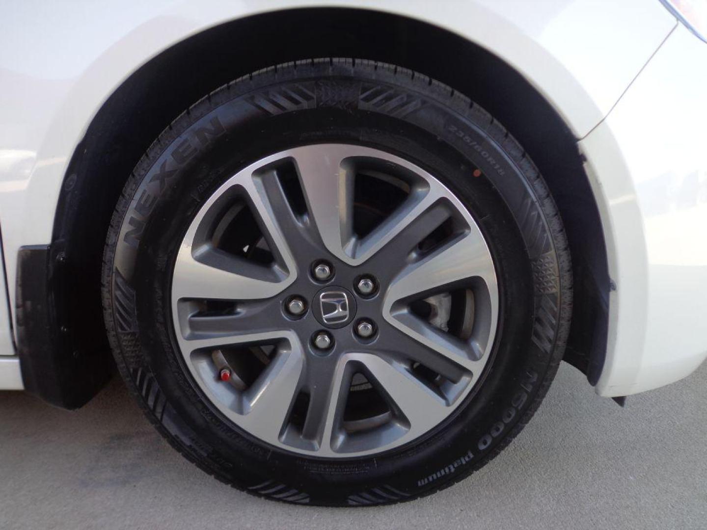 2016 WHITE HONDA ODYSSEY TOURING ELITE (5FNRL5H96GB) with an 3.5L engine, Automatic transmission, located at 6610 L St., Omaha, NE, 68117, (402) 731-7800, 41.212872, -96.014702 - 2-OWNER, CLEAN CARFAX, LOW MILEAGE, LOADED WITH OPTIONS AND NEWER TIRES! *****We have found that most customers do the majority of their shopping online before visiting a dealership. For this reason we feel it necessary to have a competitive price on our used vehicles right up front. We spend - Photo#8