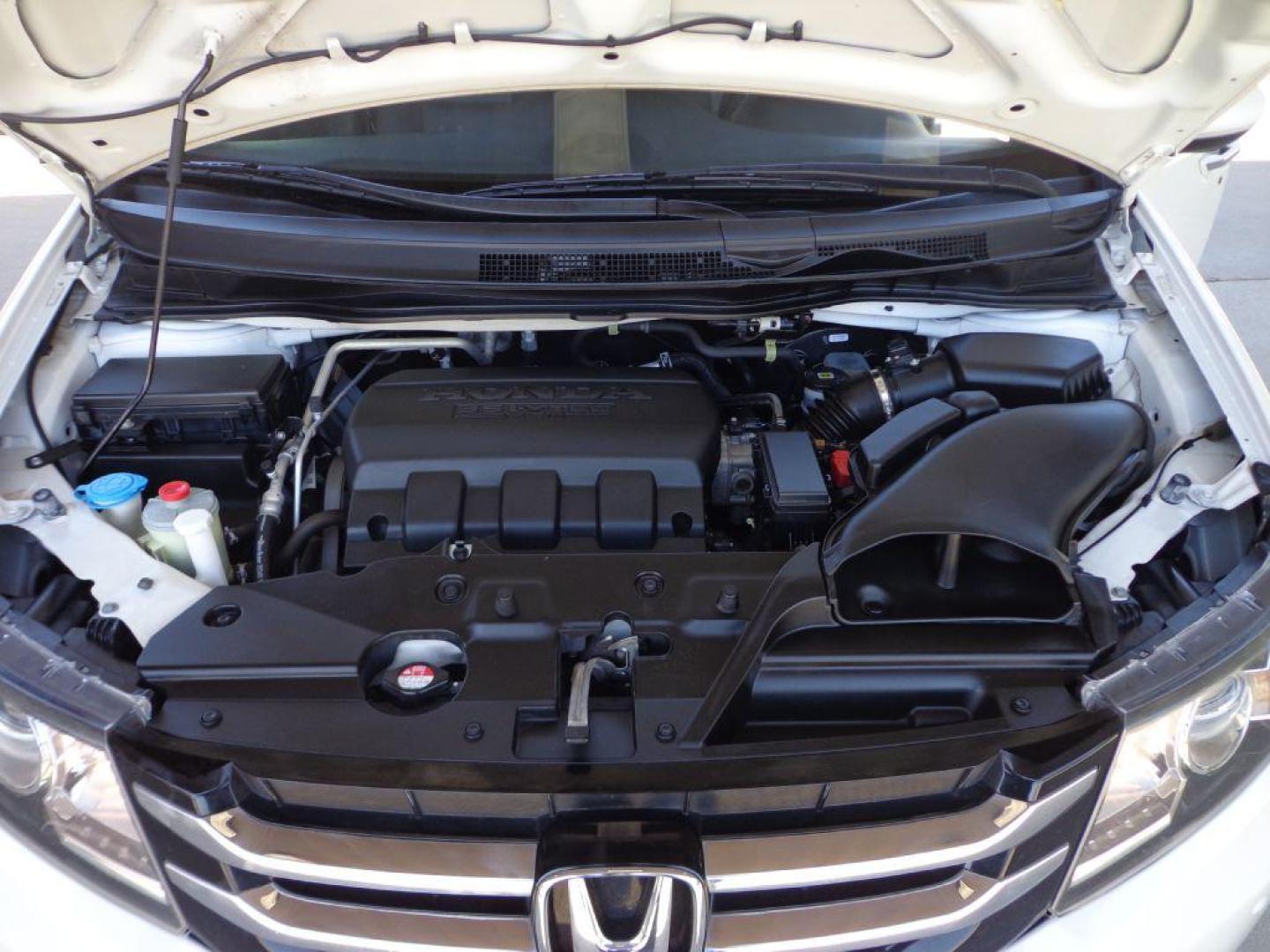 2016 WHITE HONDA ODYSSEY TOURING ELITE (5FNRL5H96GB) with an 3.5L engine, Automatic transmission, located at 6610 L St., Omaha, NE, 68117, (402) 731-7800, 41.212872, -96.014702 - 2-OWNER, CLEAN CARFAX, LOW MILEAGE, LOADED WITH OPTIONS AND NEWER TIRES! *****We have found that most customers do the majority of their shopping online before visiting a dealership. For this reason we feel it necessary to have a competitive price on our used vehicles right up front. We spend - Photo#11