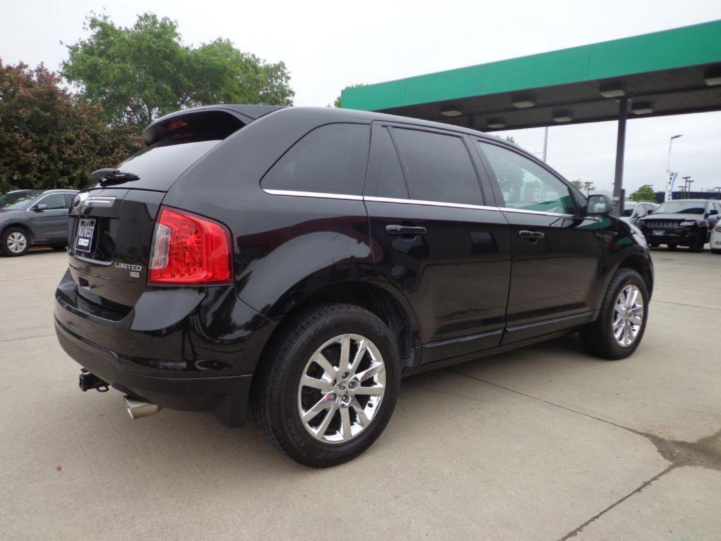 2014 BLACK FORD EDGE LIMITED (2FMDK4KC6EB) with an 3.5L engine, Automatic transmission, located at 6610 L St., Omaha, NE, 68117, (402) 731-7800, 41.212872, -96.014702 - 2-OWNER, CLEAN CARFAX, LOW MILEAGE, PANORAMIC ROOF, NAV, BACKUP CAM AND MUCH MORE! *****We have found that most customers do the majority of their shopping online before visiting a dealership. For this reason we feel it necessary to have a competitive price on our used vehicles right up front. - Photo#3