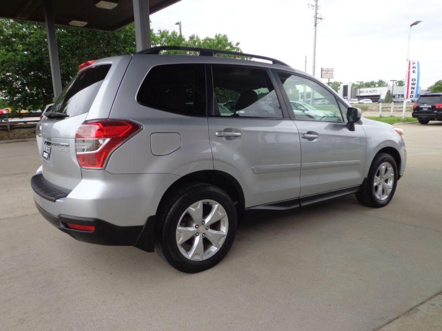 2015 SILVER SUBARU FORESTER 2.5I PREMIUM (JF2SJADC1FH) with an 2.5L engine, Automatic transmission, located at 6610 L St., Omaha, NE, 68117, (402) 731-7800, 41.212872, -96.014702 - 2-OWNER, CLEAN CARFAX, LOW MILEAGE, SUNROOF, BACKUP CAM AND HEATED SEATS!***** We have found that most customers do the majority of their shopping online before visiting a dealership. For this reason we feel it necessary to have a competitive price on our used vehicles right up front. We spen - Photo#3