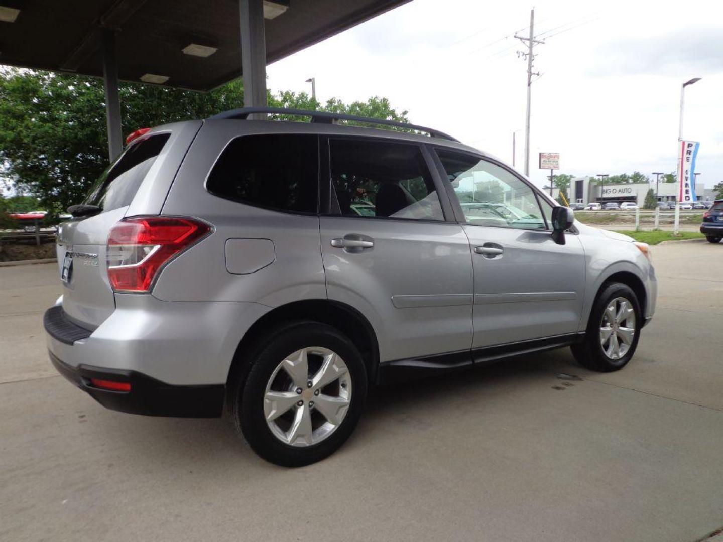 2014 SILVER SUBARU FORESTER 2.5I PREMIUM (JF2SJAEC3EH) with an 2.5L engine, Continuously Variable transmission, located at 6610 L St., Omaha, NE, 68117, (402) 731-7800, 41.212872, -96.014702 - 2-OWNER, CLEAN CARFAX, LOW MILEAGE, SUNROOF, HEATED SEATS, BACKUP CAM AND NEWER TIRES! *****We have found that most customers do the majority of their shopping online before visiting a dealership. For this reason we feel it necessary to have a competitive price on our used vehicles right up - Photo#3