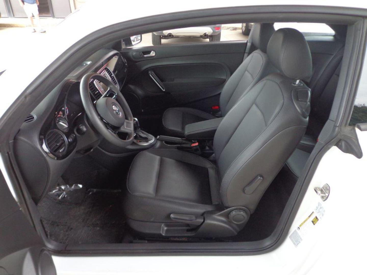 2016 WHITE VOLKSWAGEN BEETLE 1.8T (3VWF17AT5GM) with an 1.8L engine, Automatic transmission, located at 6610 L St., Omaha, NE, 68117, (402) 731-7800, 41.212872, -96.014702 - SHARP 2-OWNER, CLEAN CARFAX, LOW MILEAGE WITH NEWER TIRES! *****We have found that most customers do the majority of their shopping online before visiting a dealership. For this reason we feel it necessary to have a competitive price on our used vehicles right up front. We spend time research - Photo#12