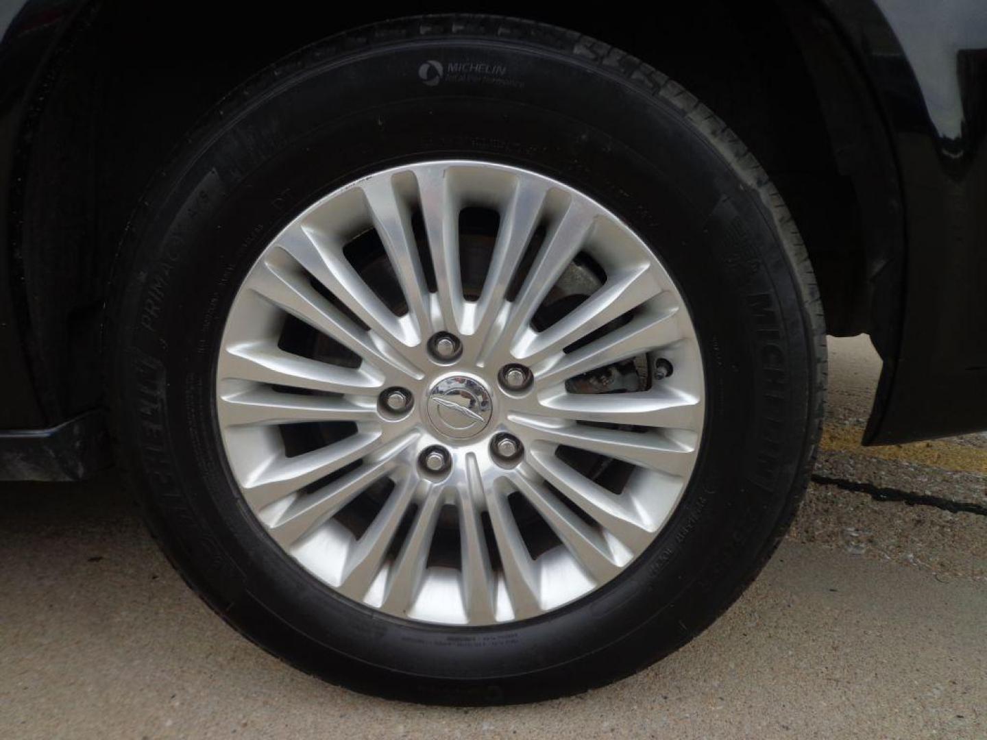2015 BLACK CHRYSLER TOWN and COUNTRY LIMITED PLATINUM (2C4RC1GG3FR) with an 3.6L engine, Automatic transmission, located at 6610 L St., Omaha, NE, 68117, (402) 731-7800, 41.212872, -96.014702 - 2- OWNER, CLEAN CARFAX, LOW MILEAGE, LOADED WITH DUAL SCREEN REAR ENTERTAINMENT, SUNROOF, NAV, BACKUP CAM AND NEWER TIRES. *****We have found that most customers do the majority of their shopping online before visiting a dealership. For this reason we feel it necessary to have a competitive pr - Photo#11